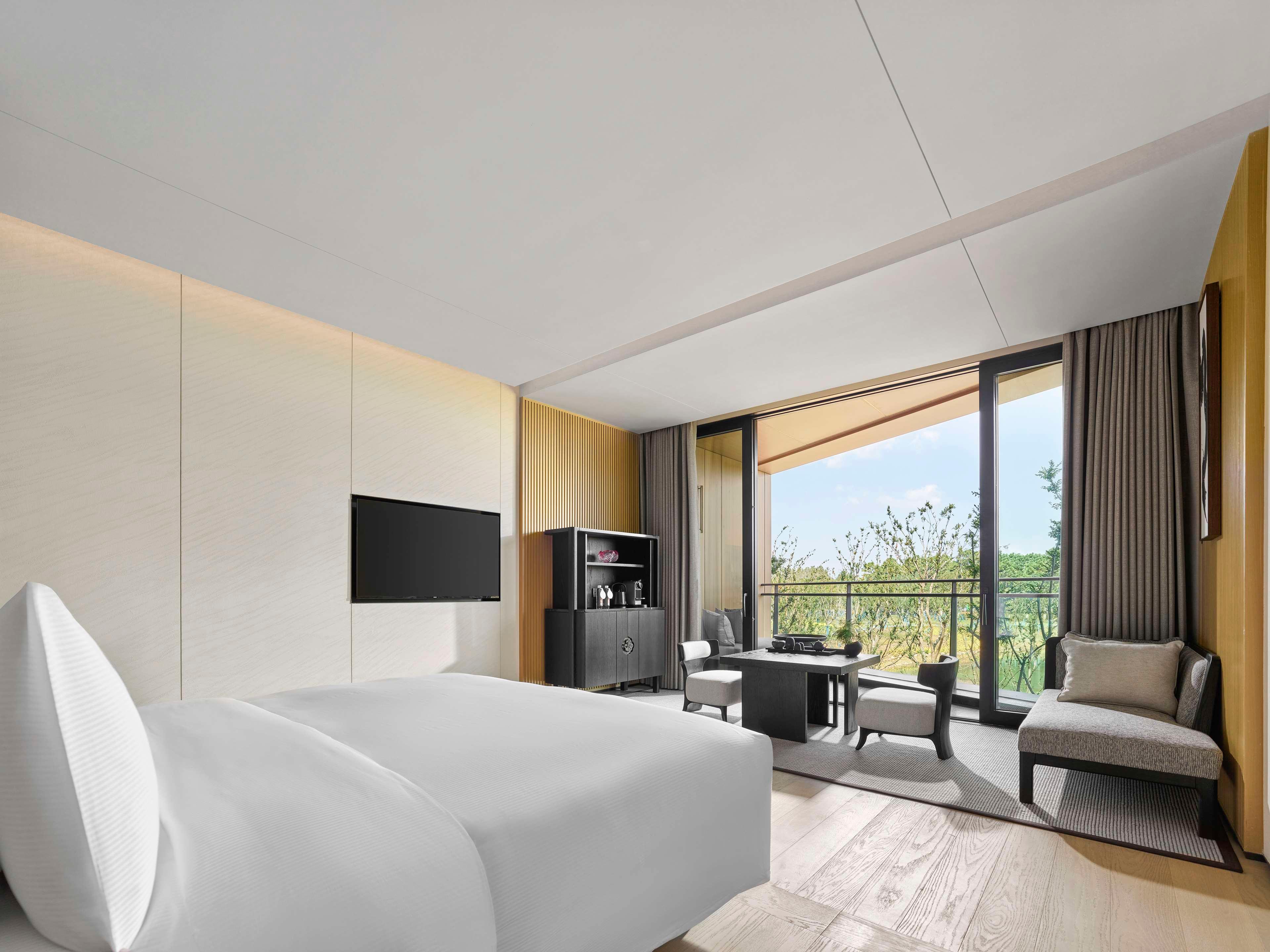 Double Executive King Bed