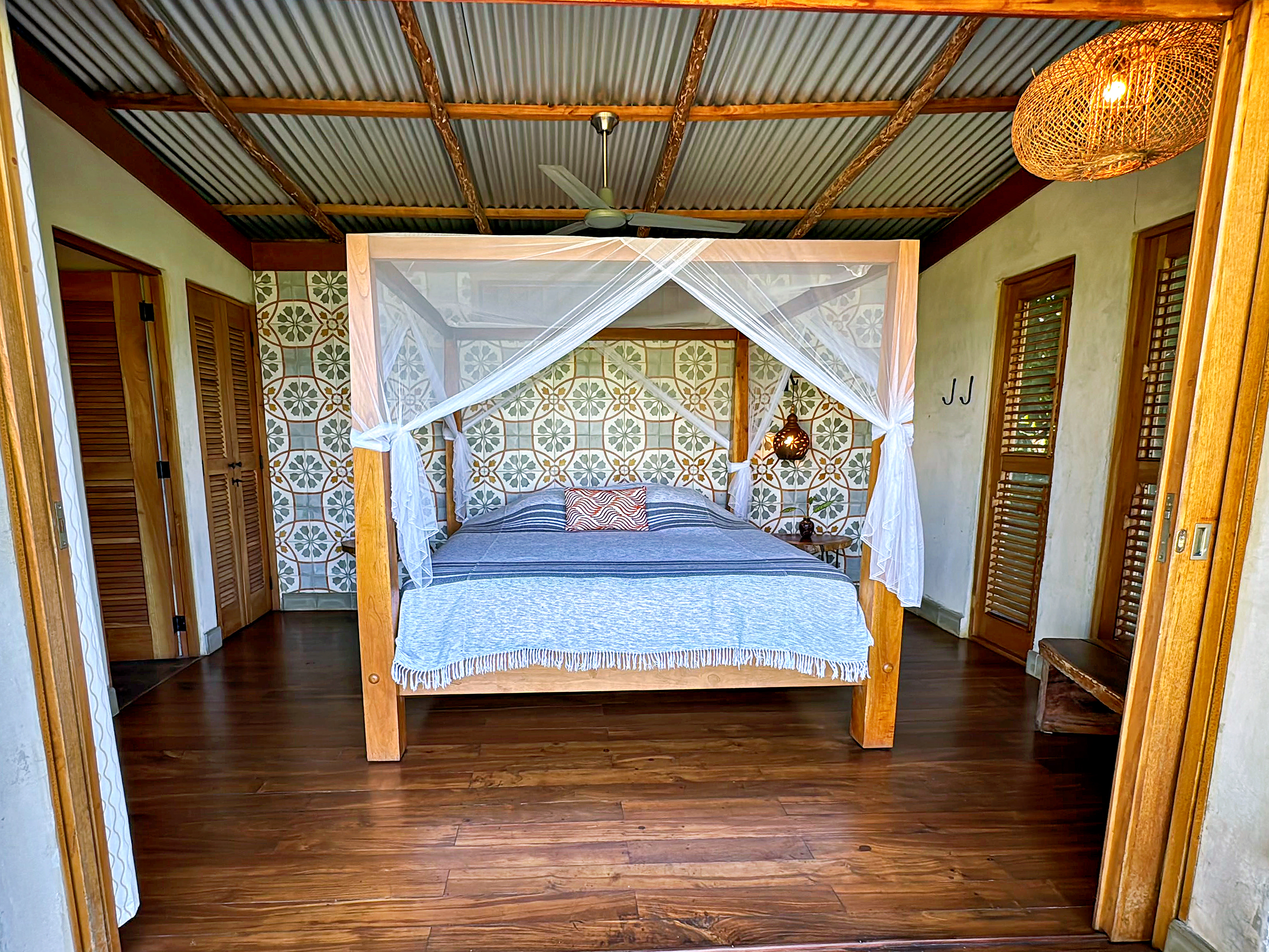 Double Deluxe King Bed