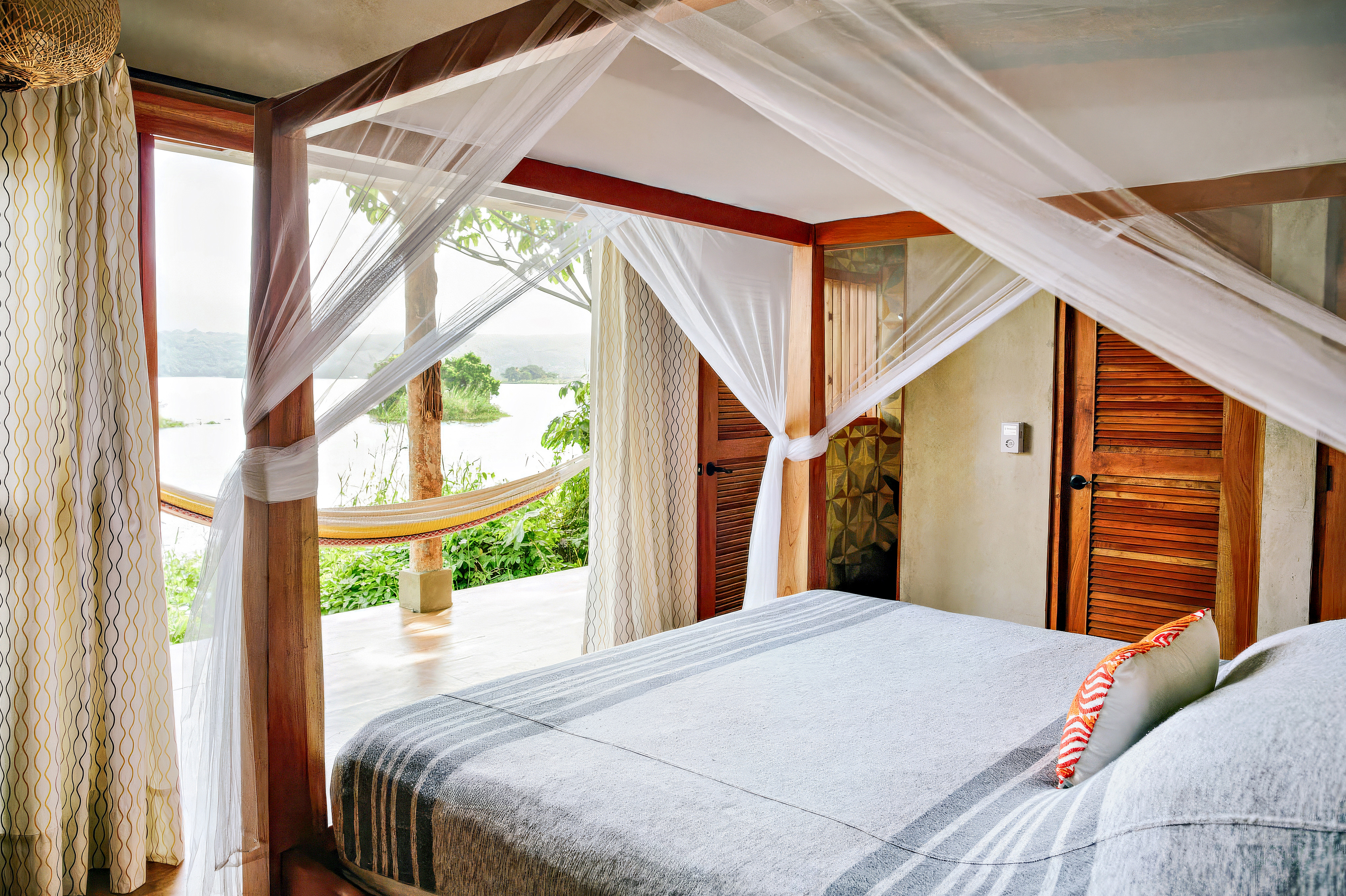 Double Deluxe King Bed