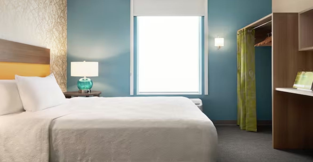 Studio King Size Bed