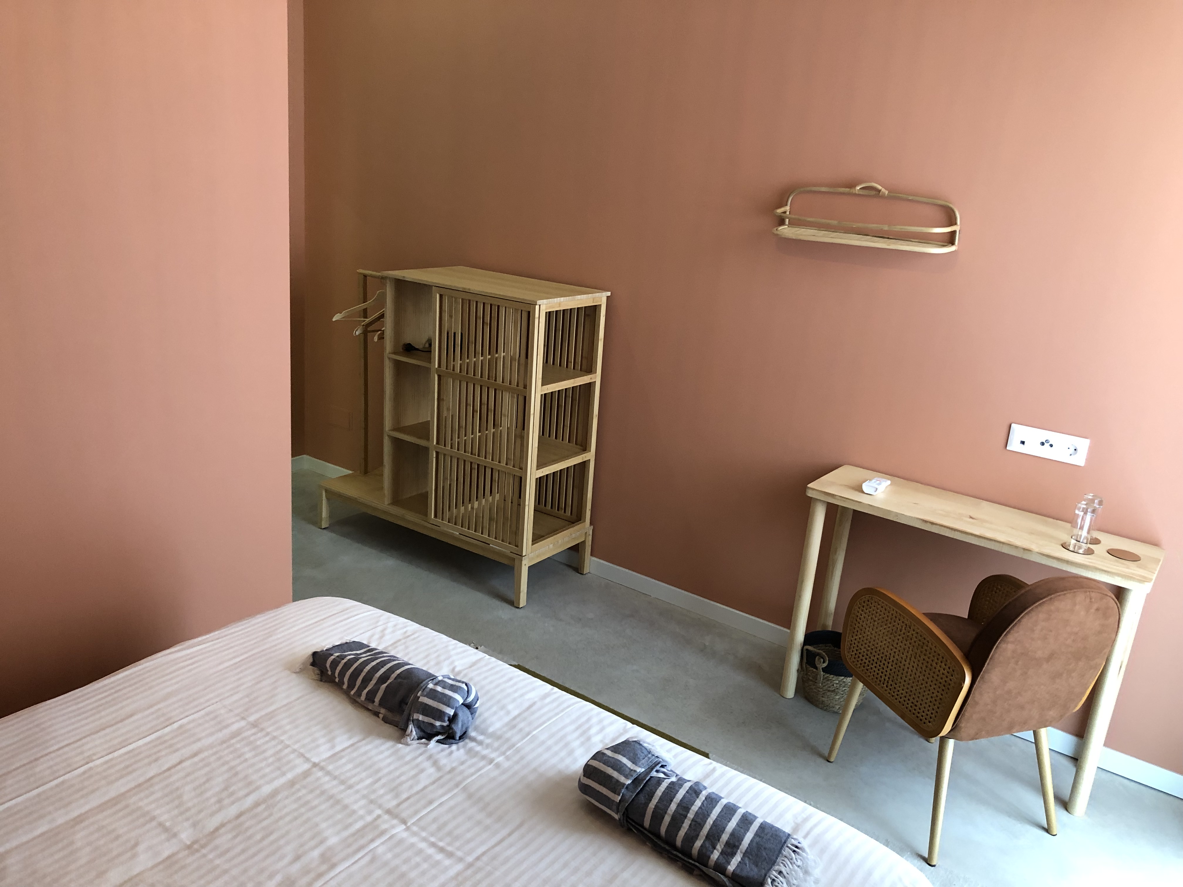 Double Single Deluxe Queen Bed