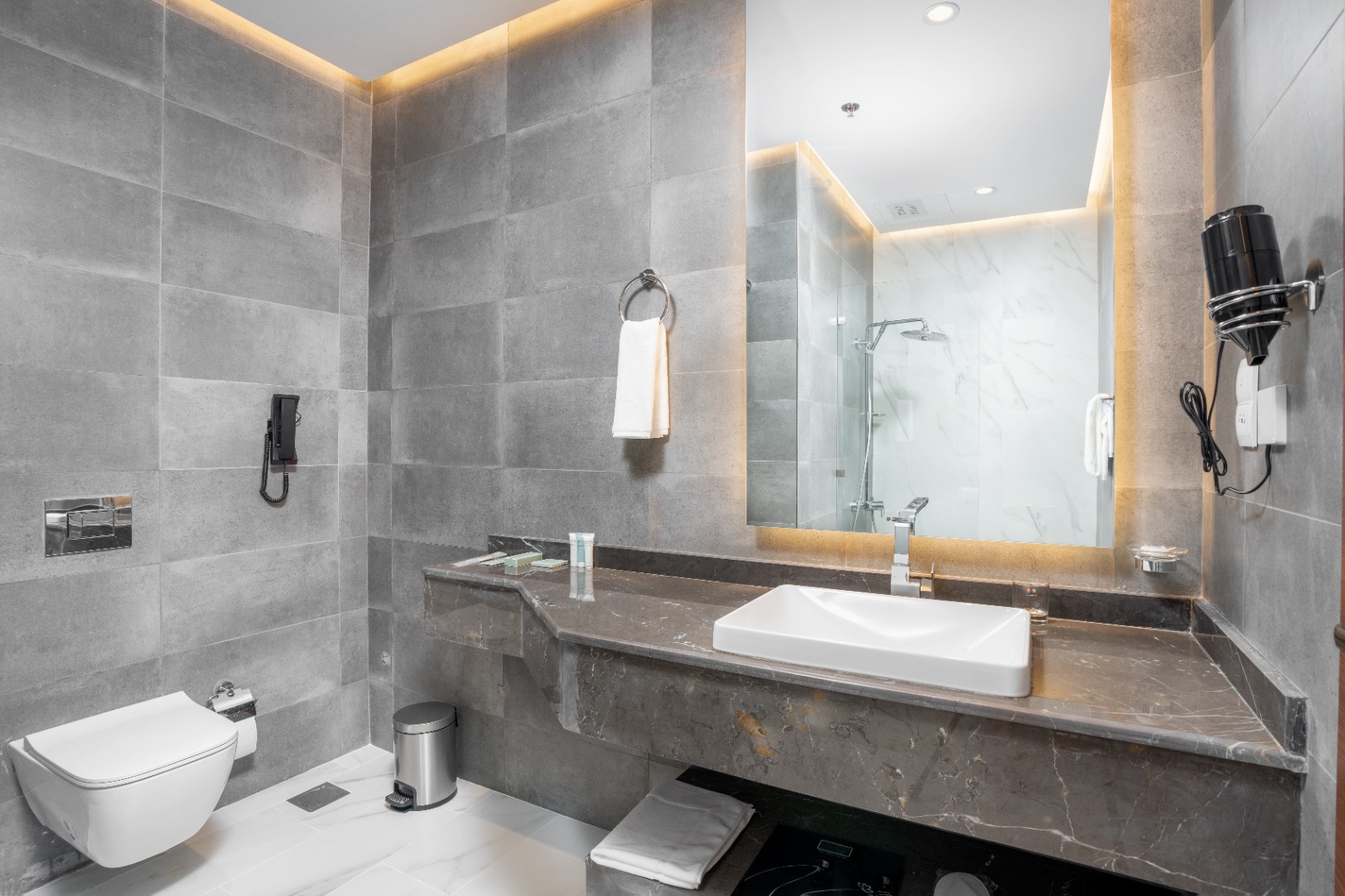 Junior Suite King Size Bed