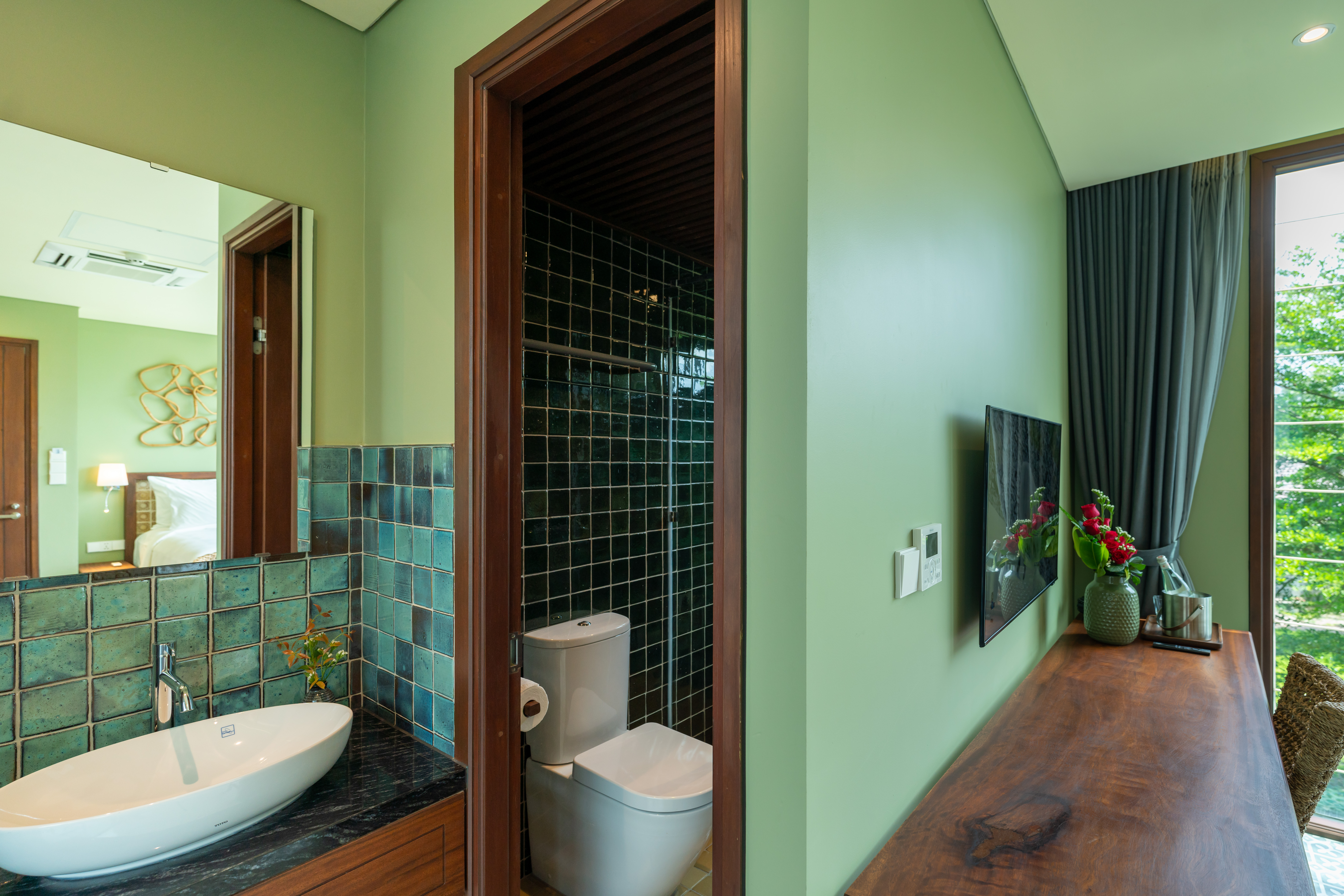 Double Deluxe Queen Bed