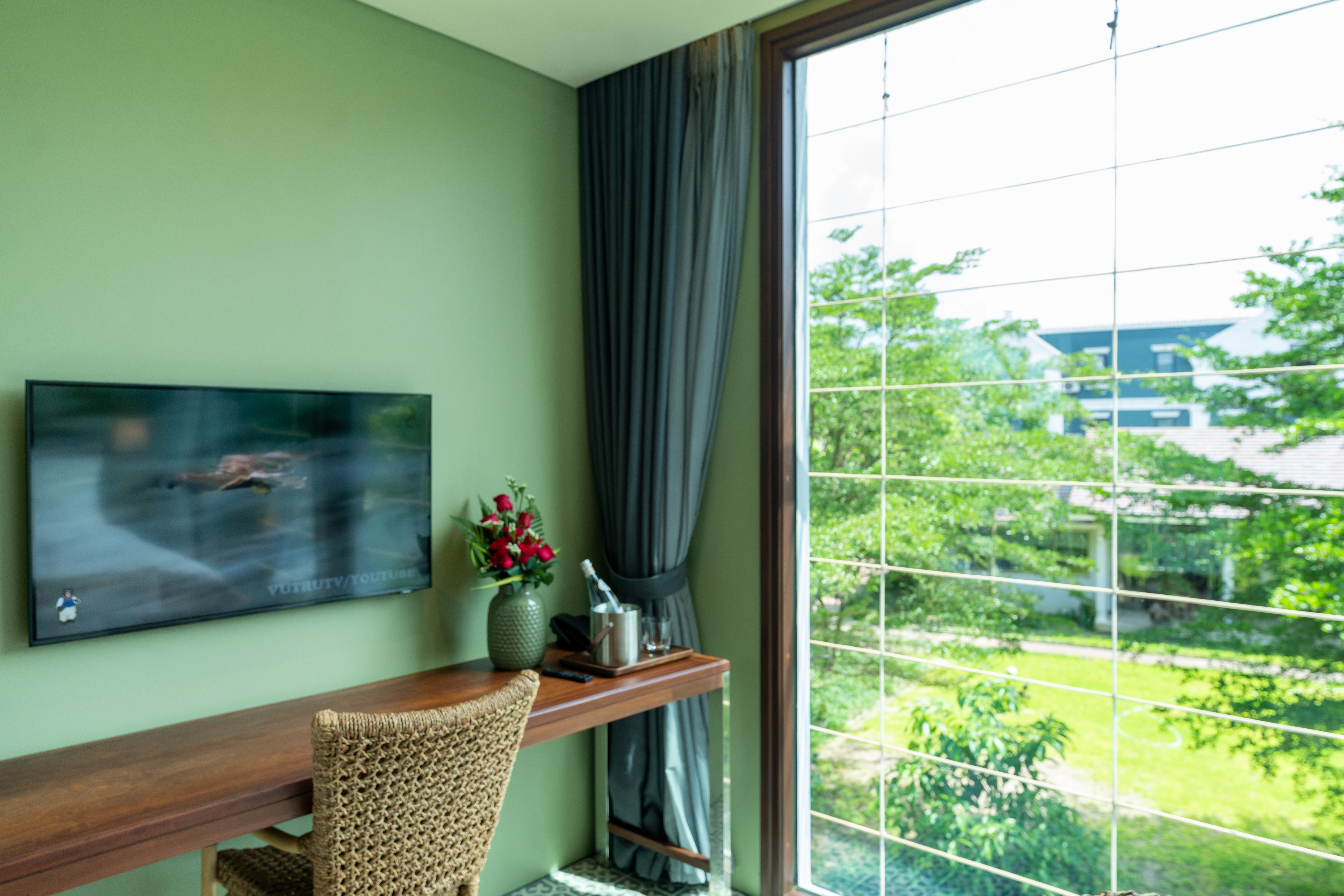 Double Deluxe Queen Bed