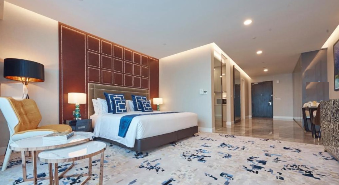 Double Executive Queen Bed