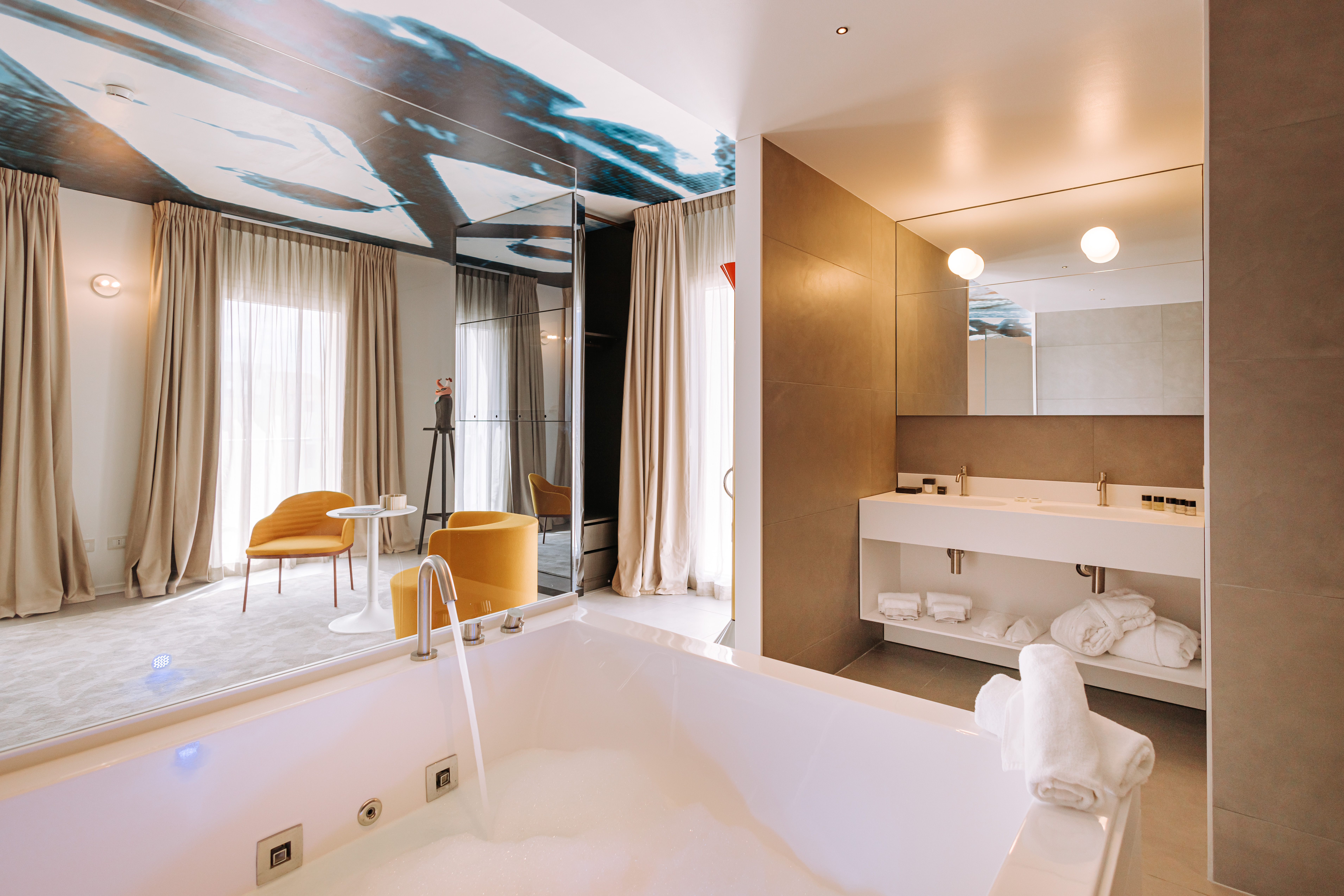 Suite with Jacuzzi