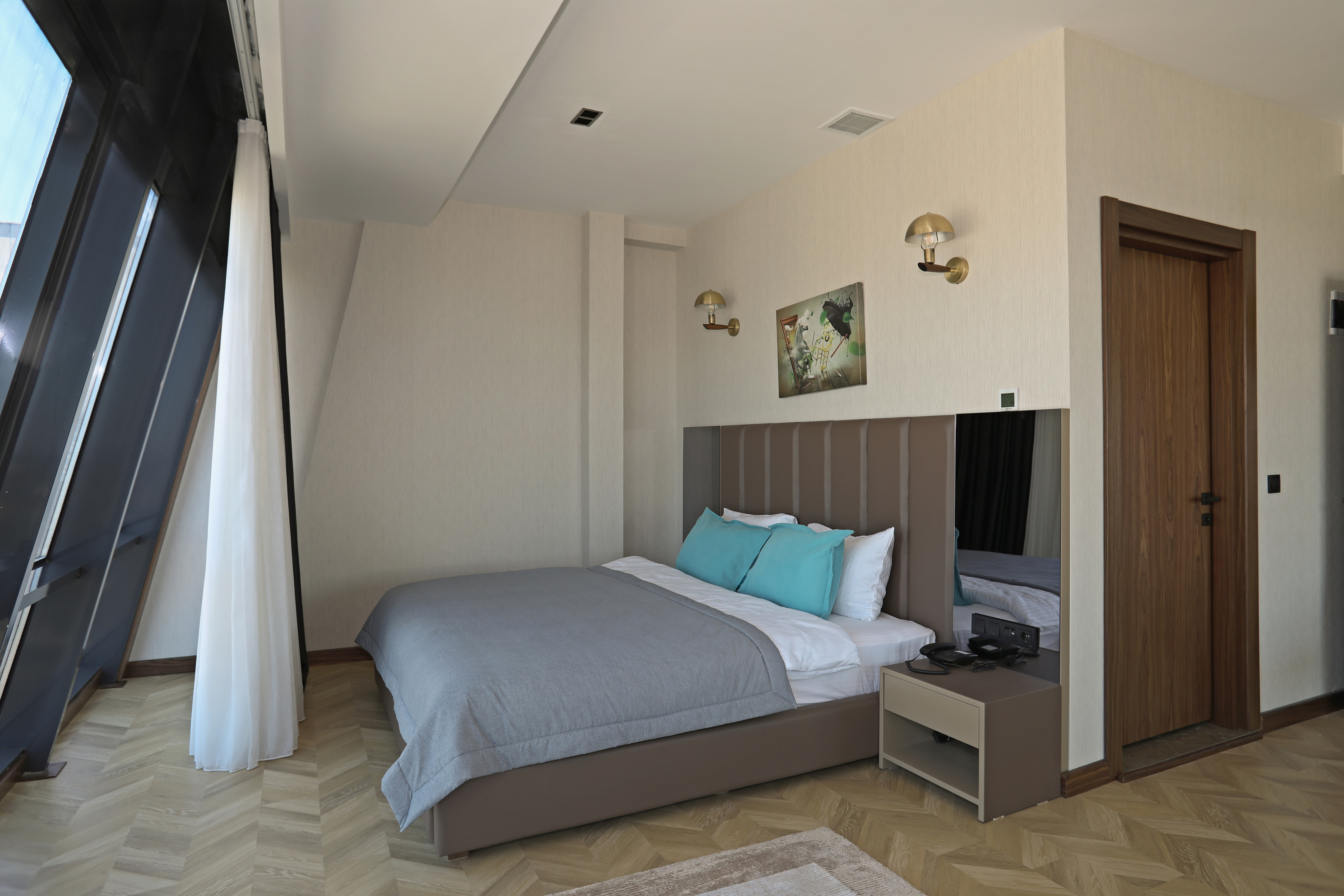 Double Deluxe Queen Bed