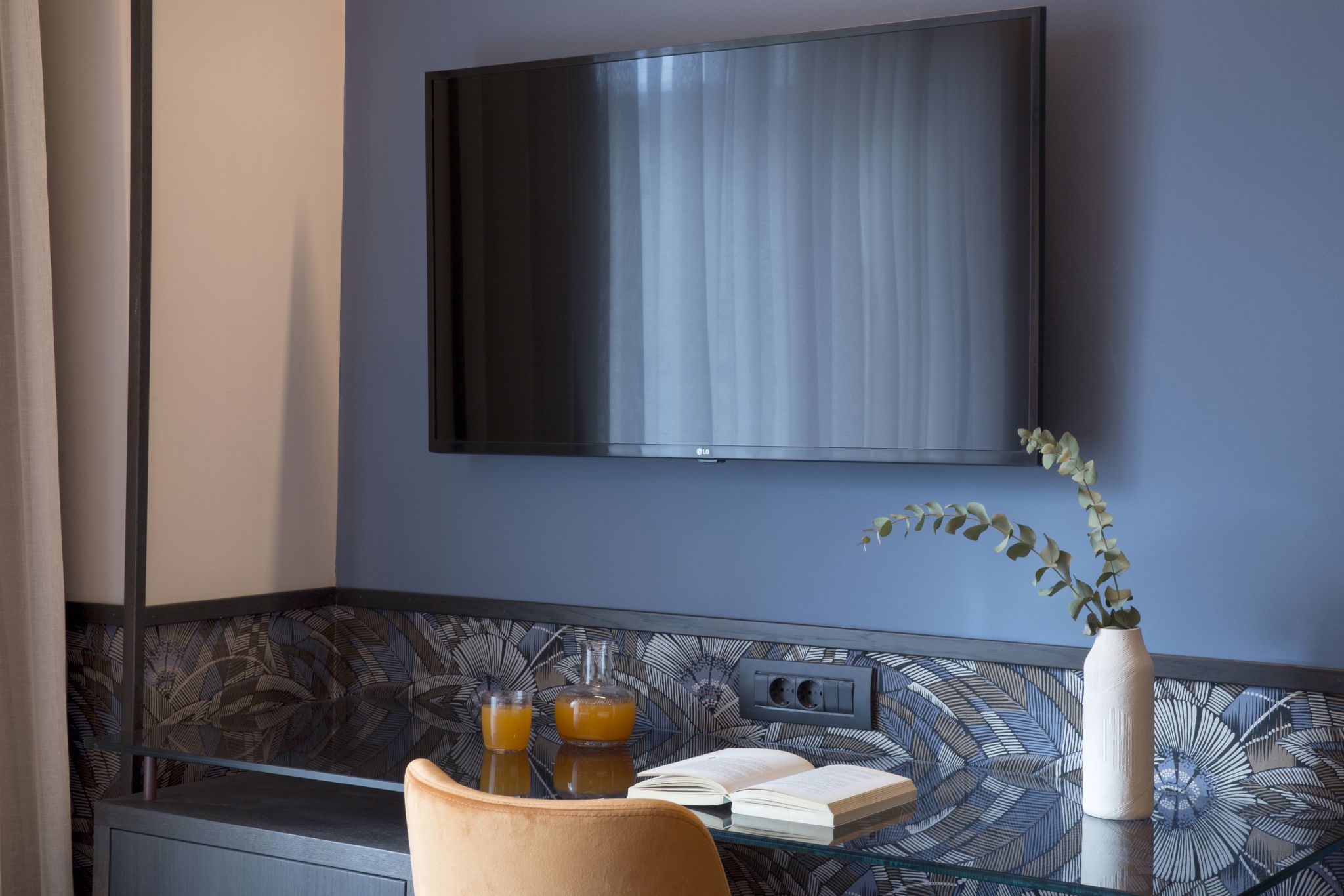 Twin Deluxe City View