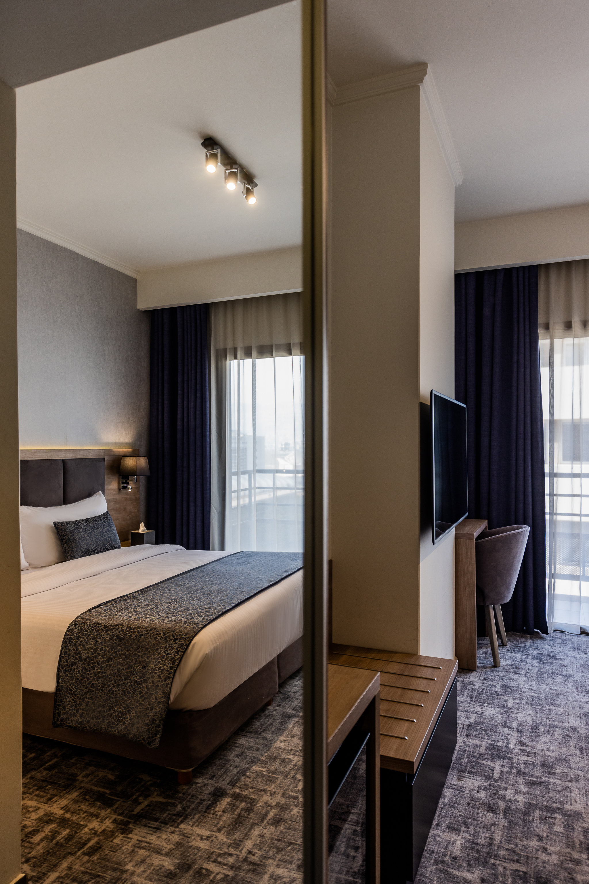 Double Capacity 2 One Bedroom