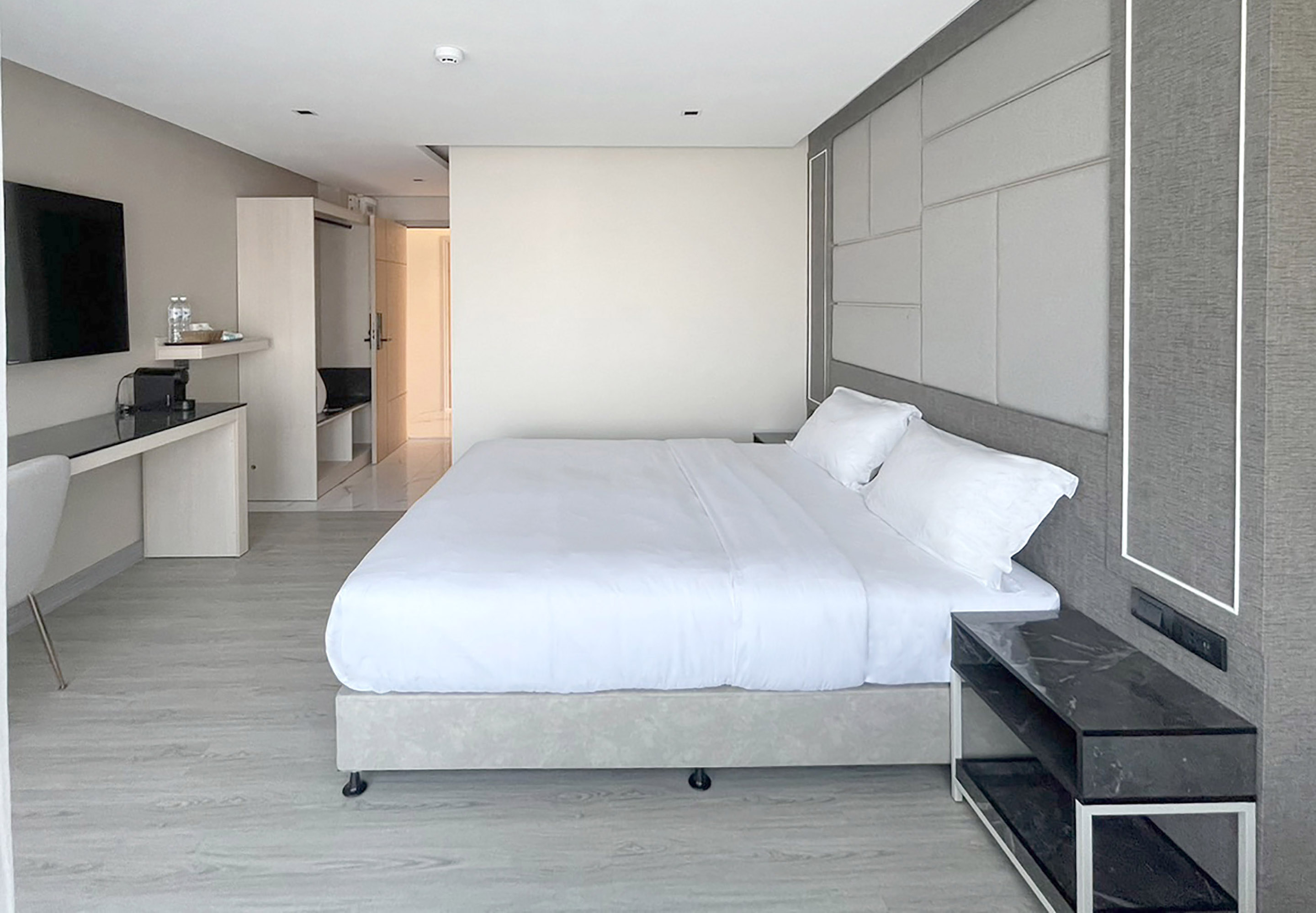 Double or Twin One Bedroom One Bathroom