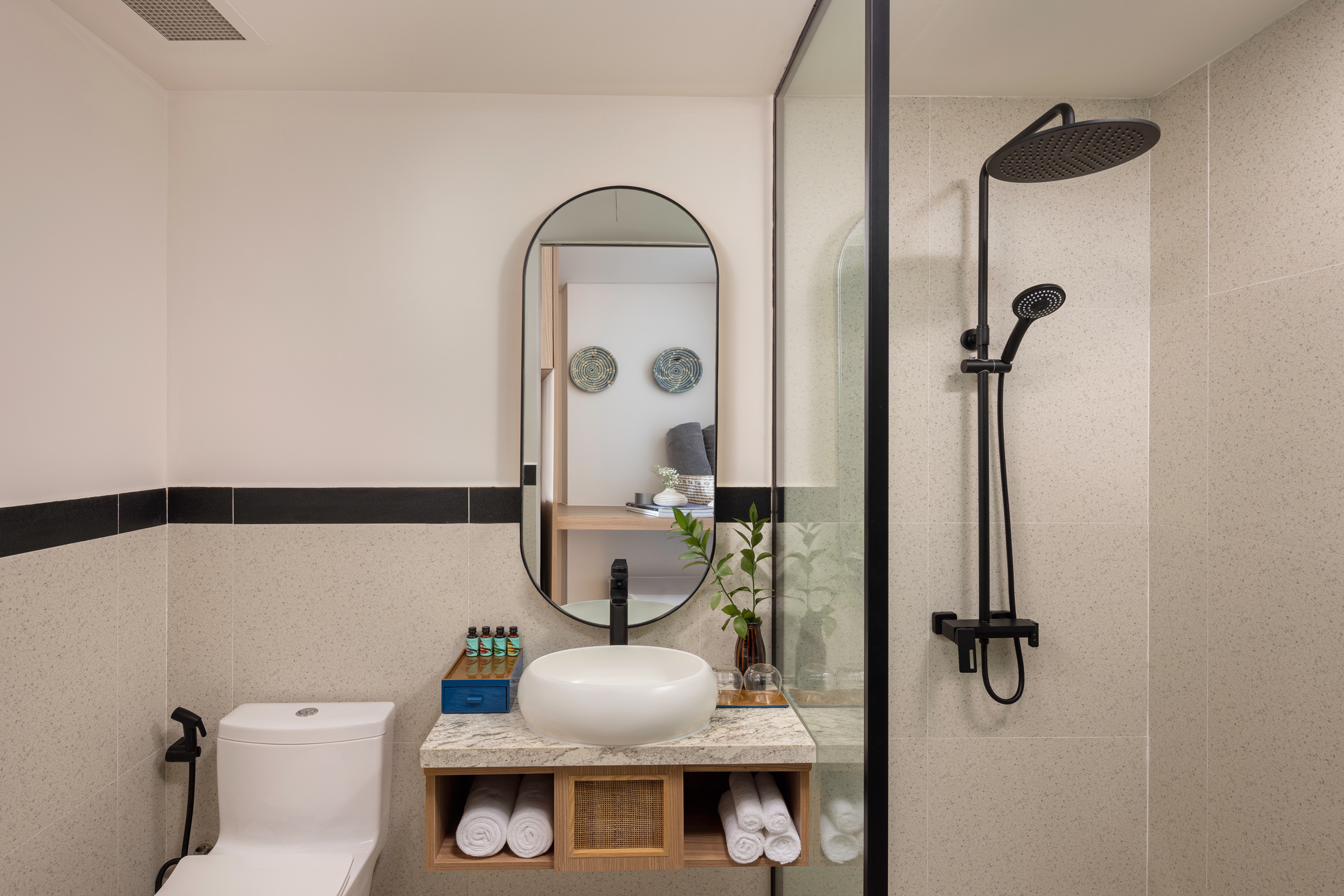 Studio King Size Bed