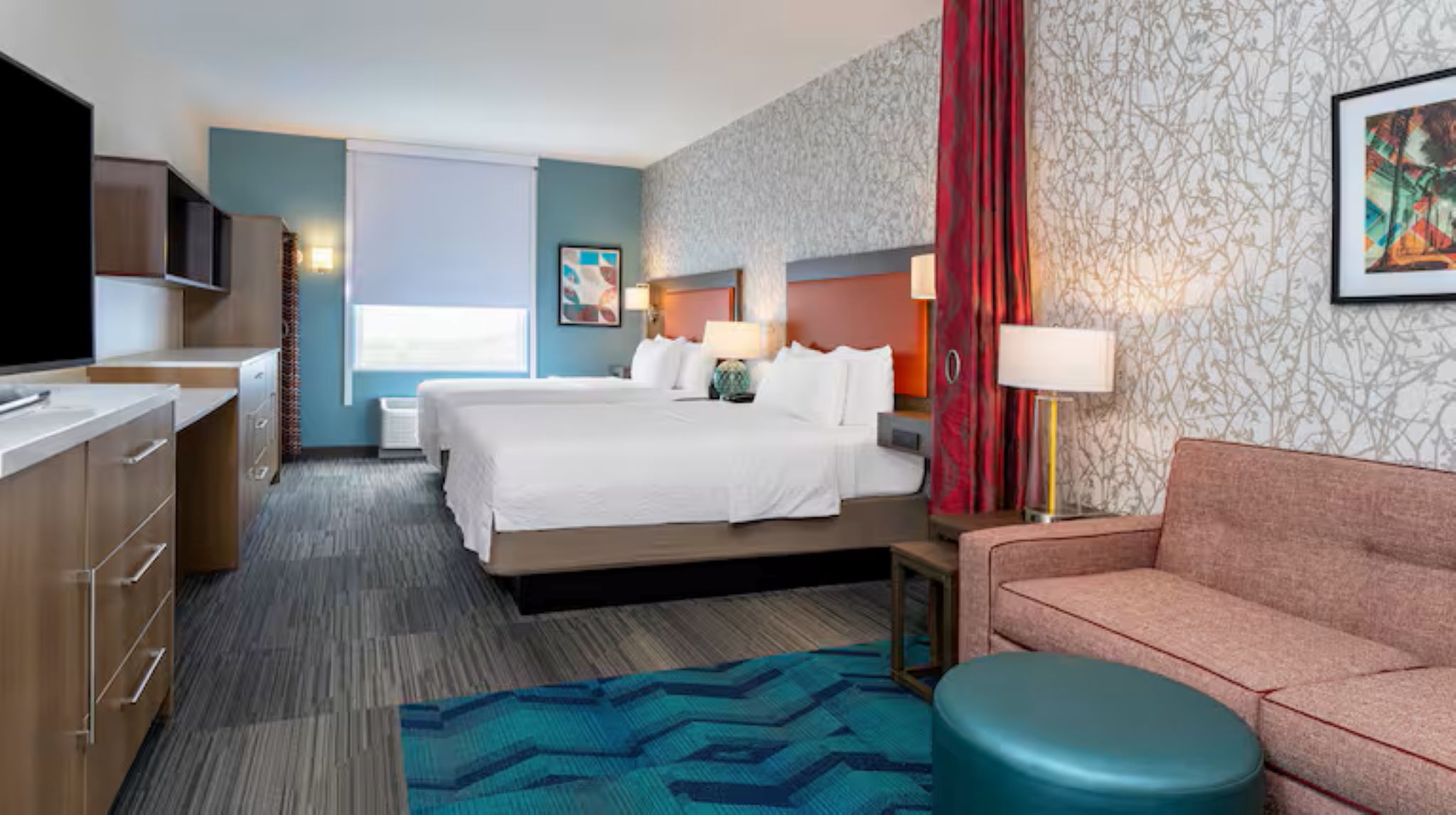 Studio Two Queen Beds