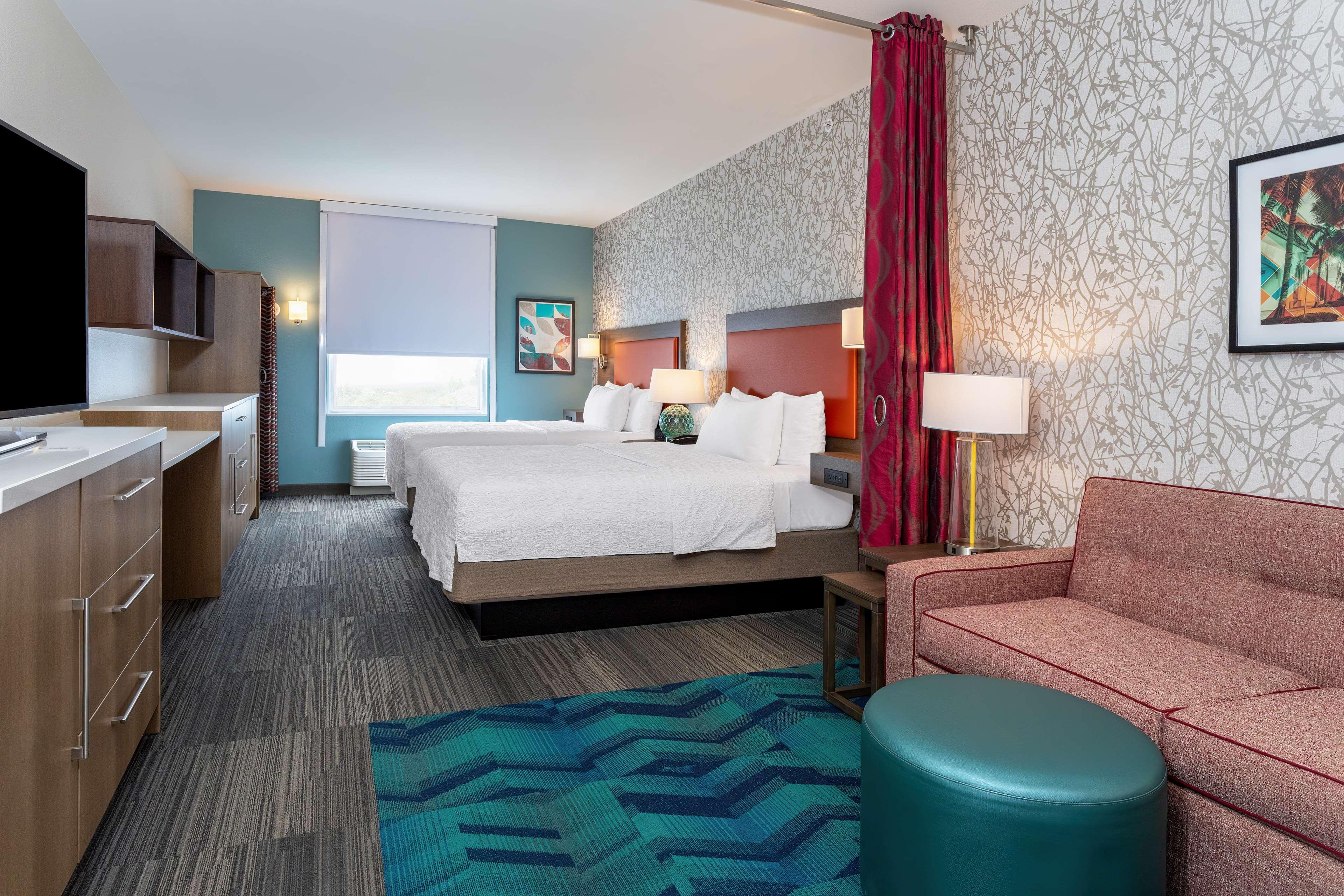 Studio Two Queen Beds