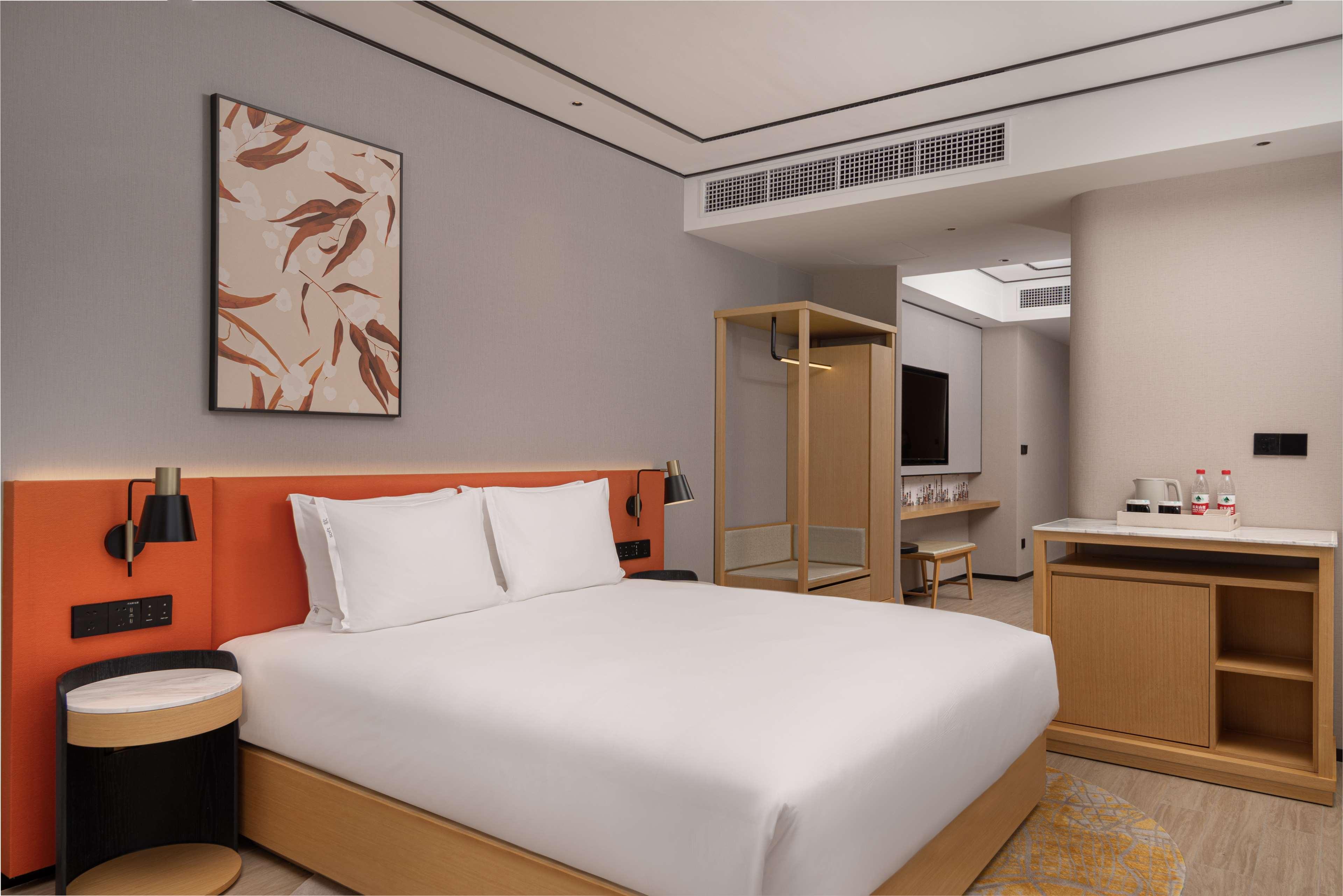 Junior Suite King Size Bed