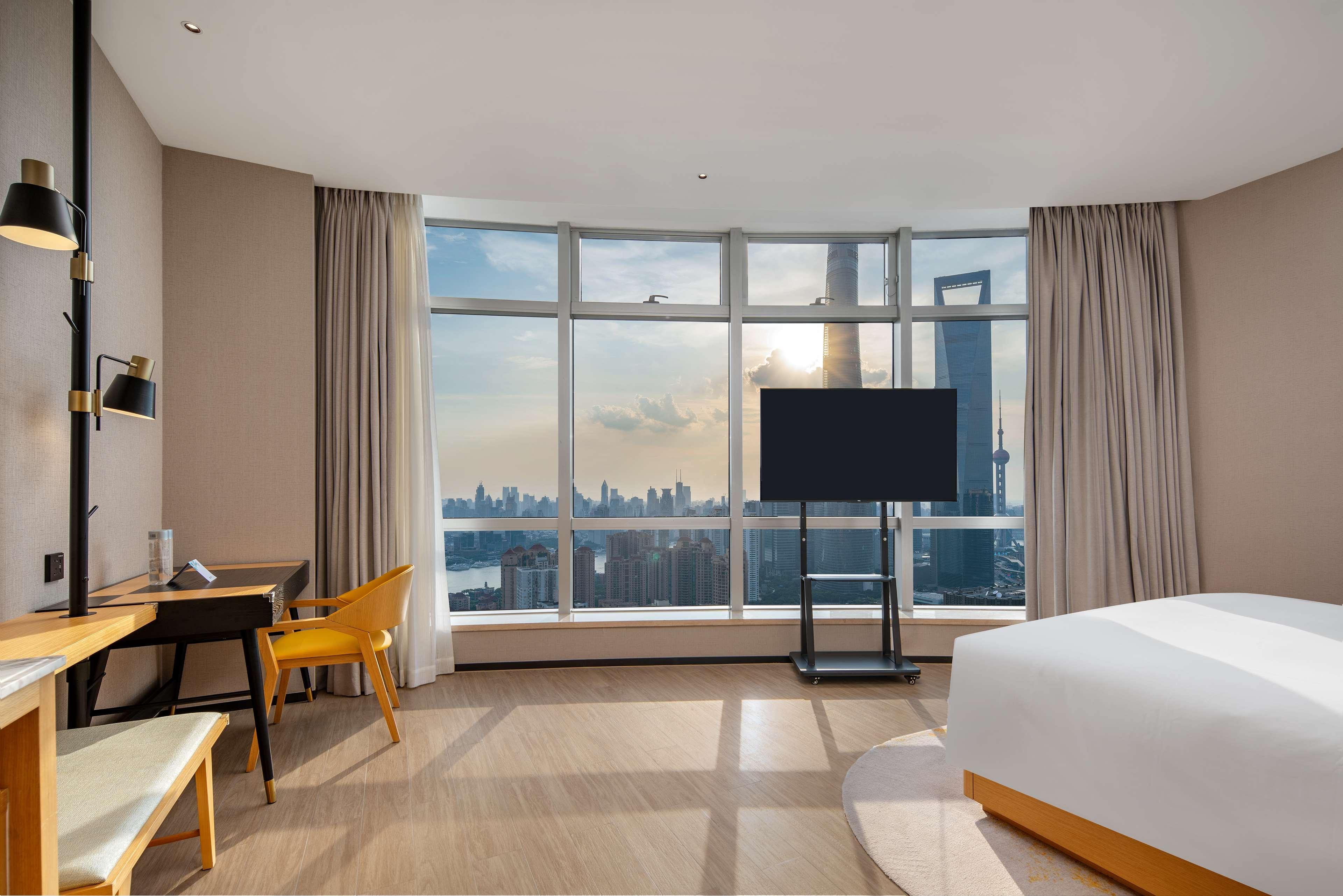 Double Accessible King Size Bed