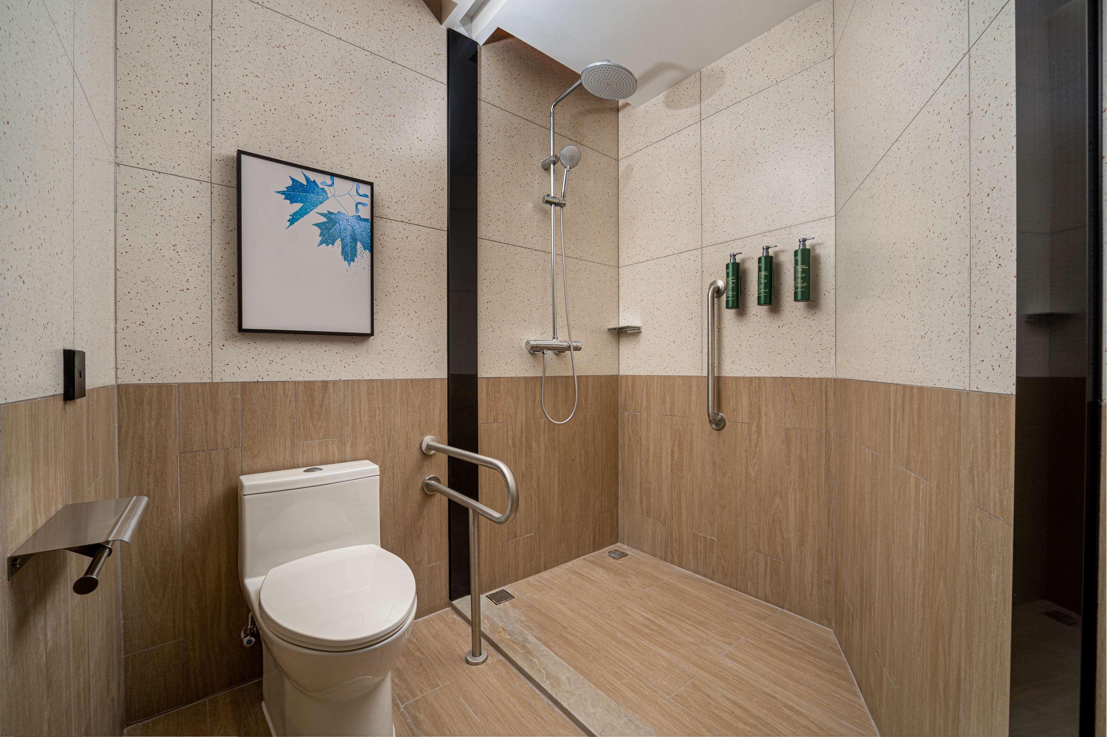 Double Accessible King Size Bed