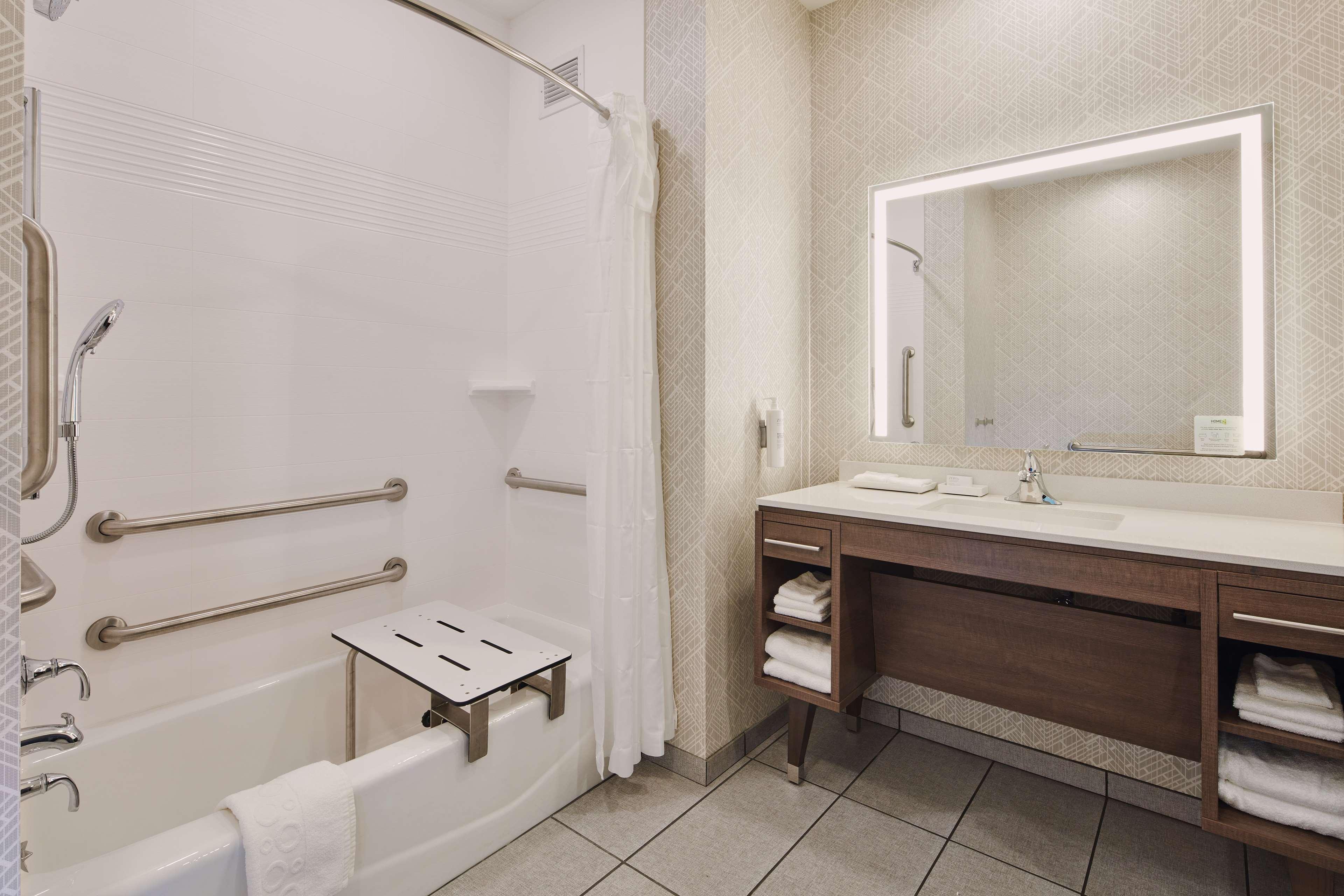 Studio Accessible-two Queen Beds