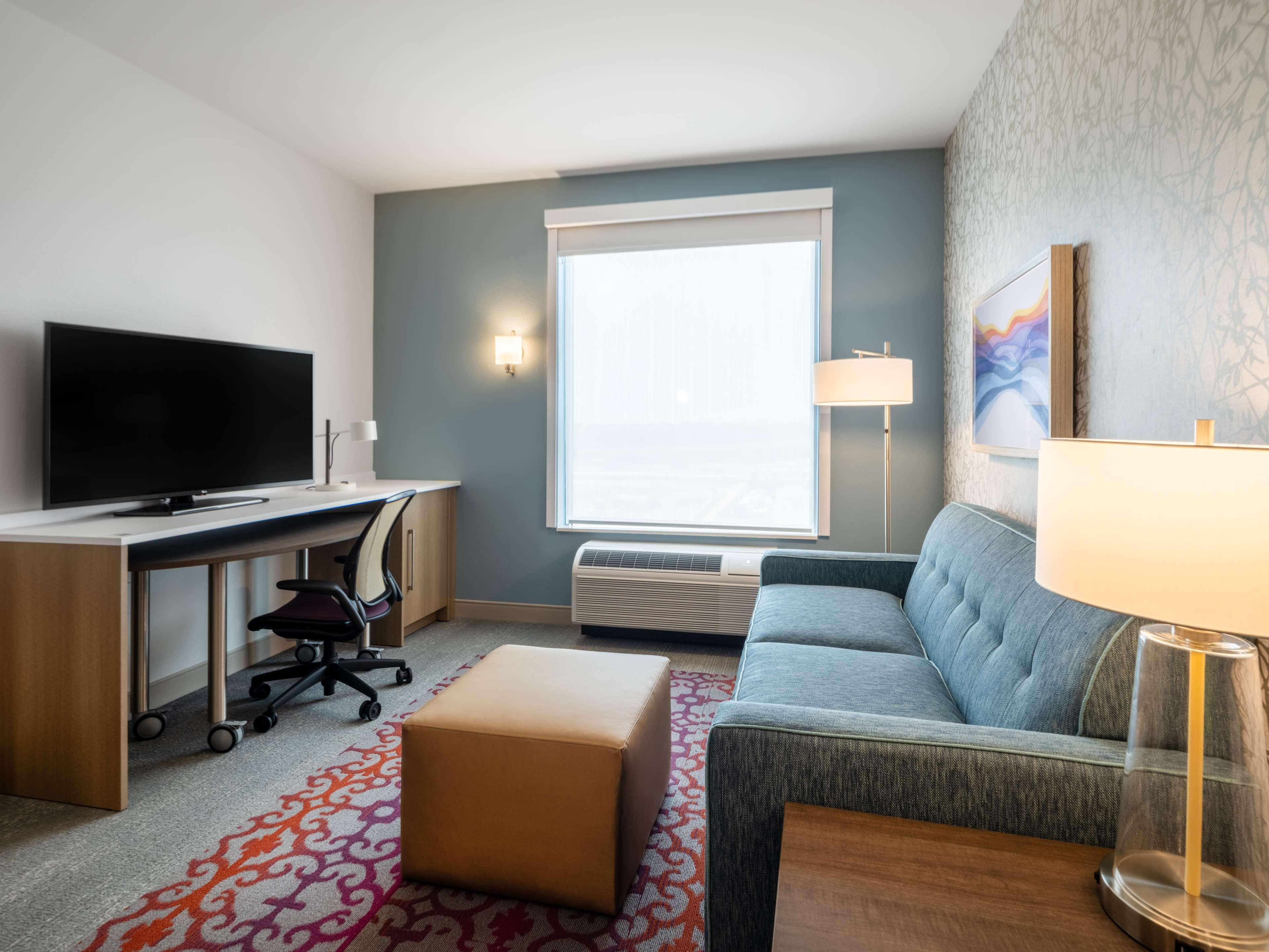 Suite Accessible King Size Bed