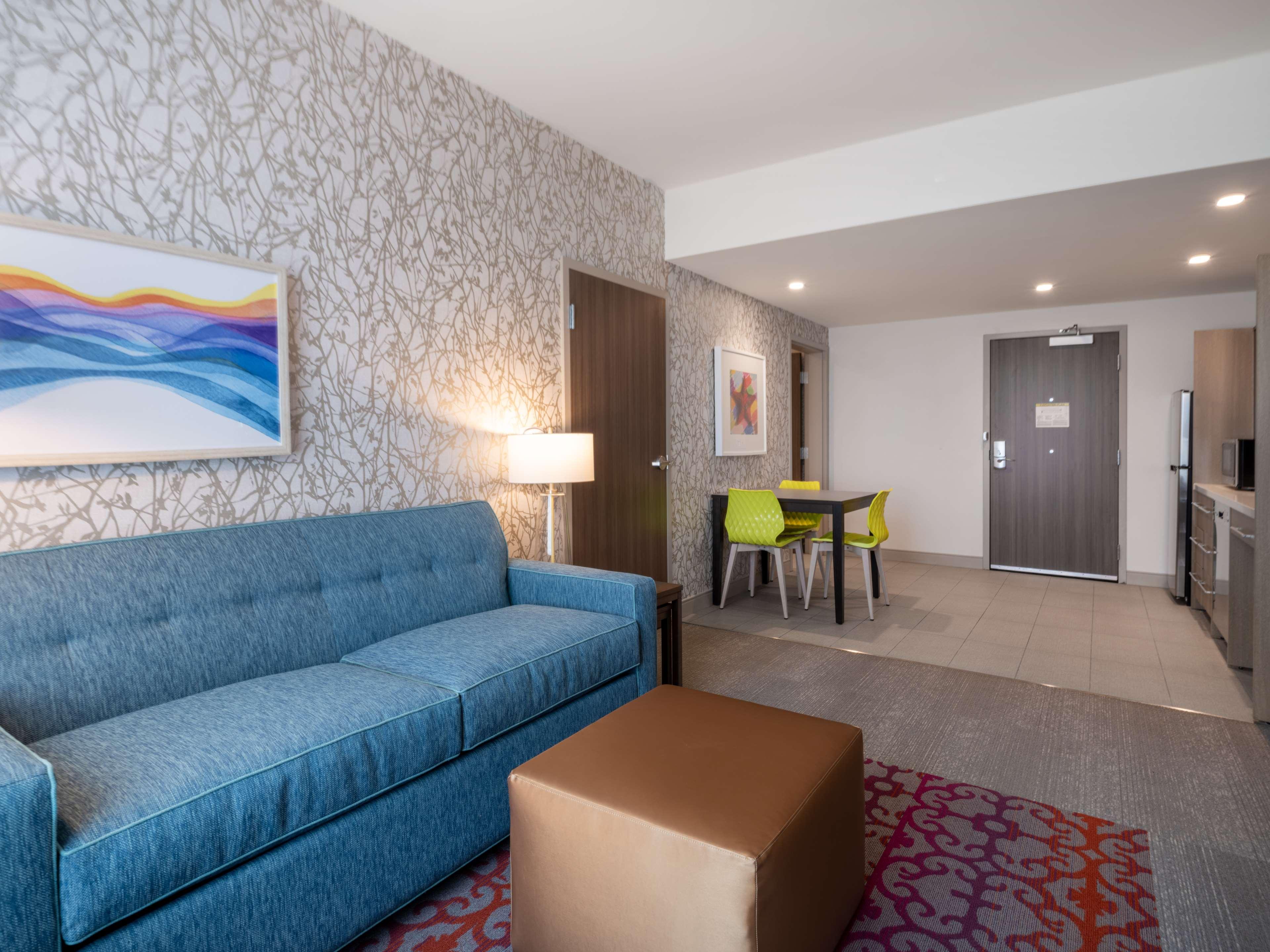 Suite Accessible King Size Bed