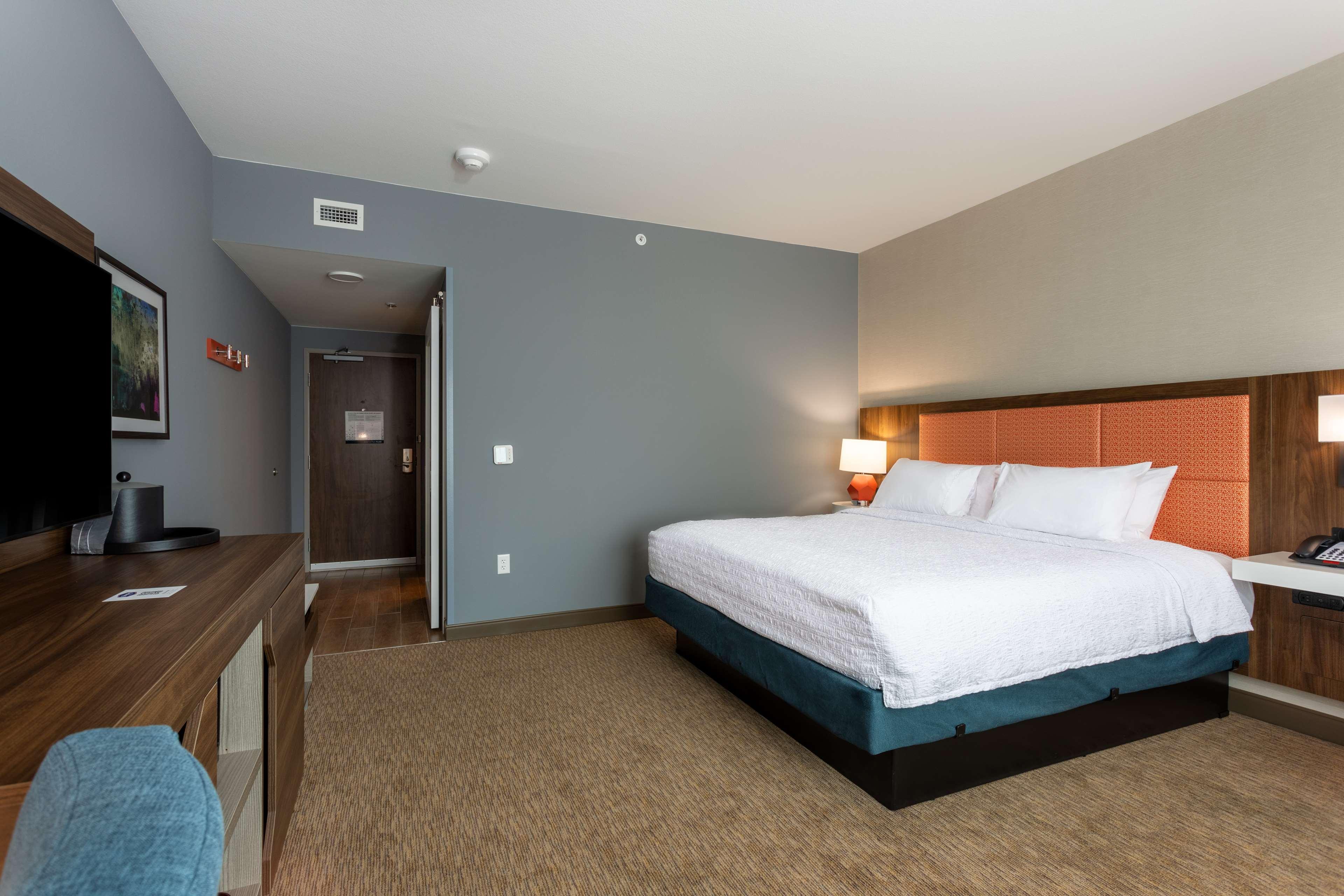 Room Accessible King Size Bed