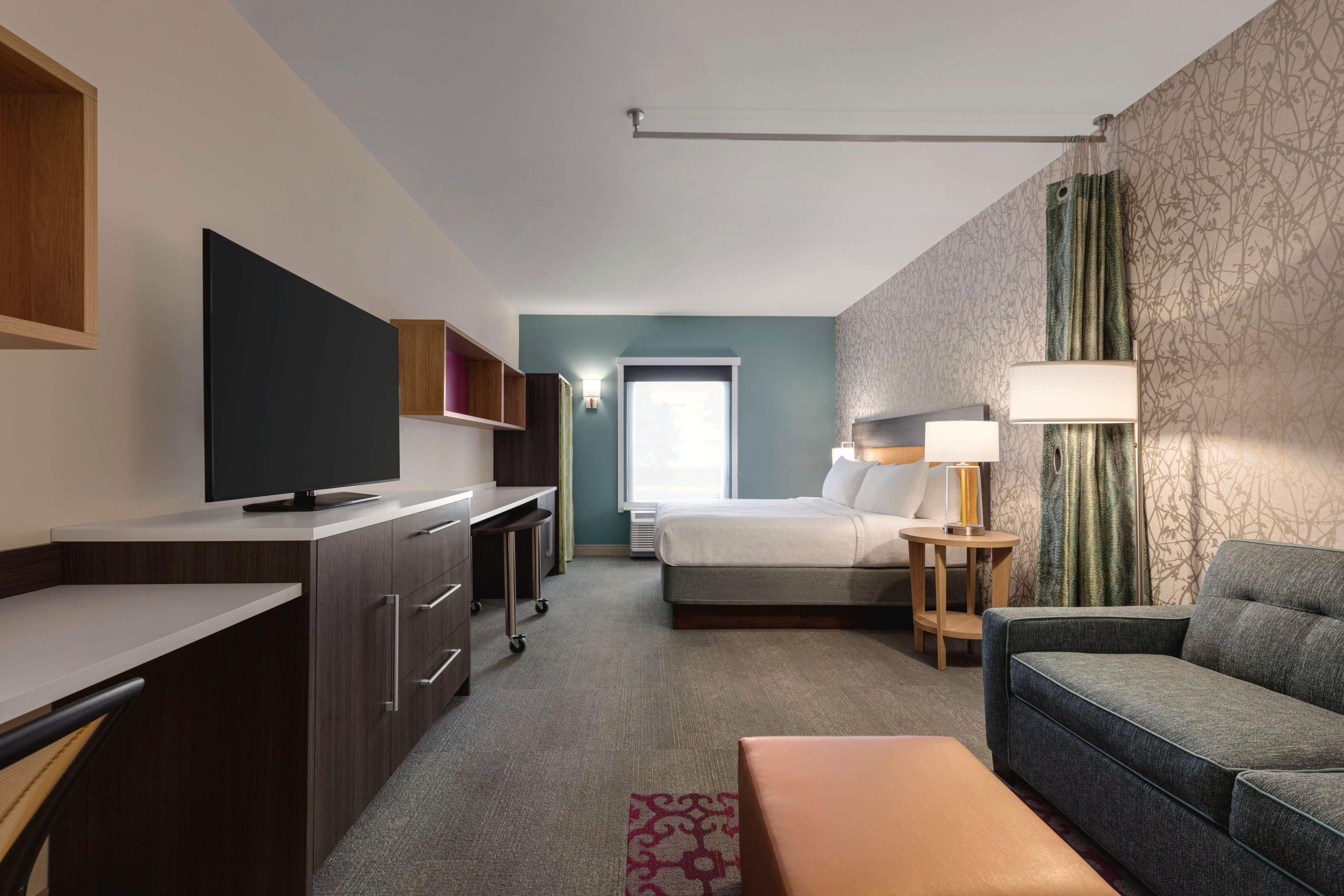 Studio King Size Bed