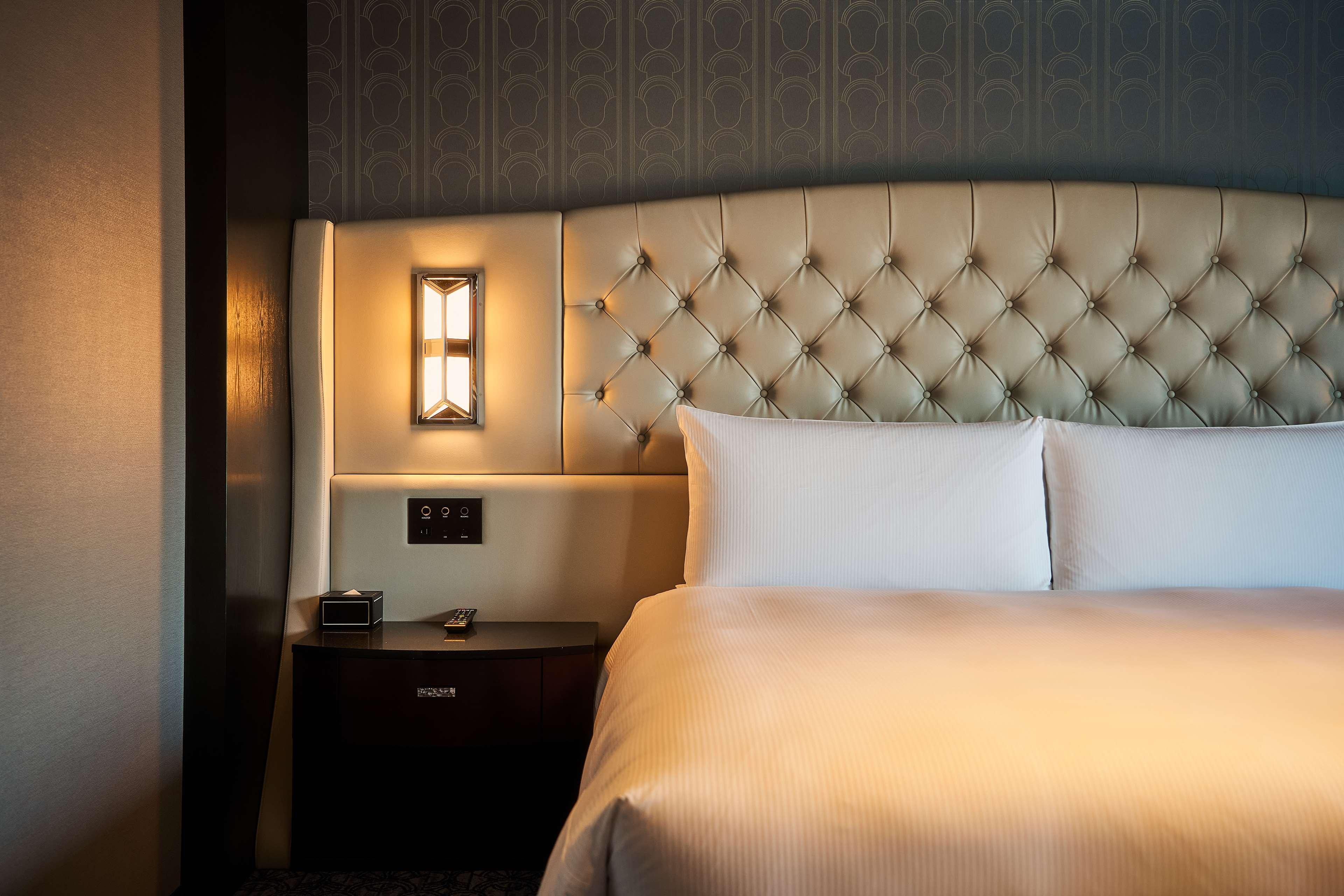 Suite Deluxe King Bed