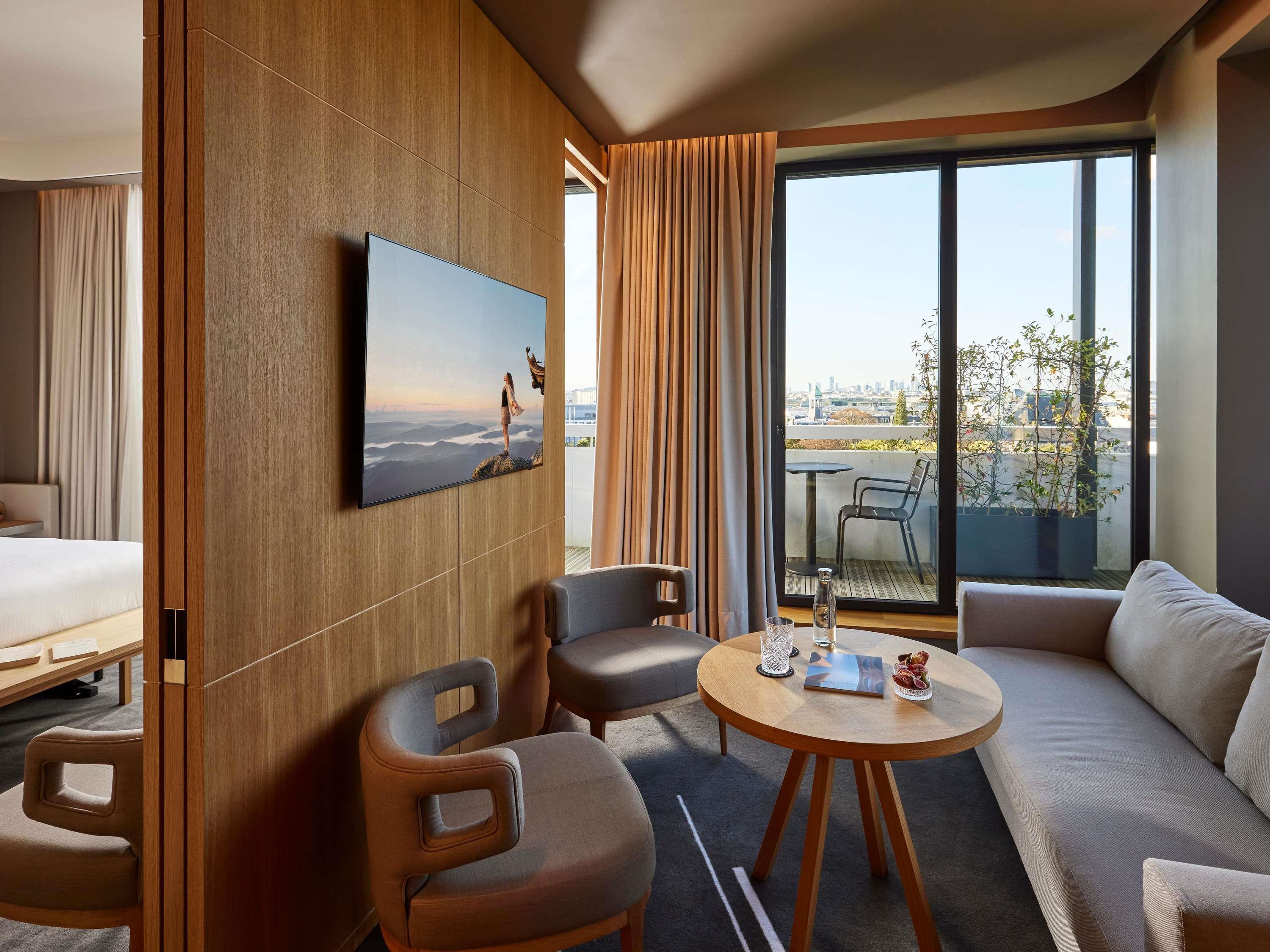 Suite with Views