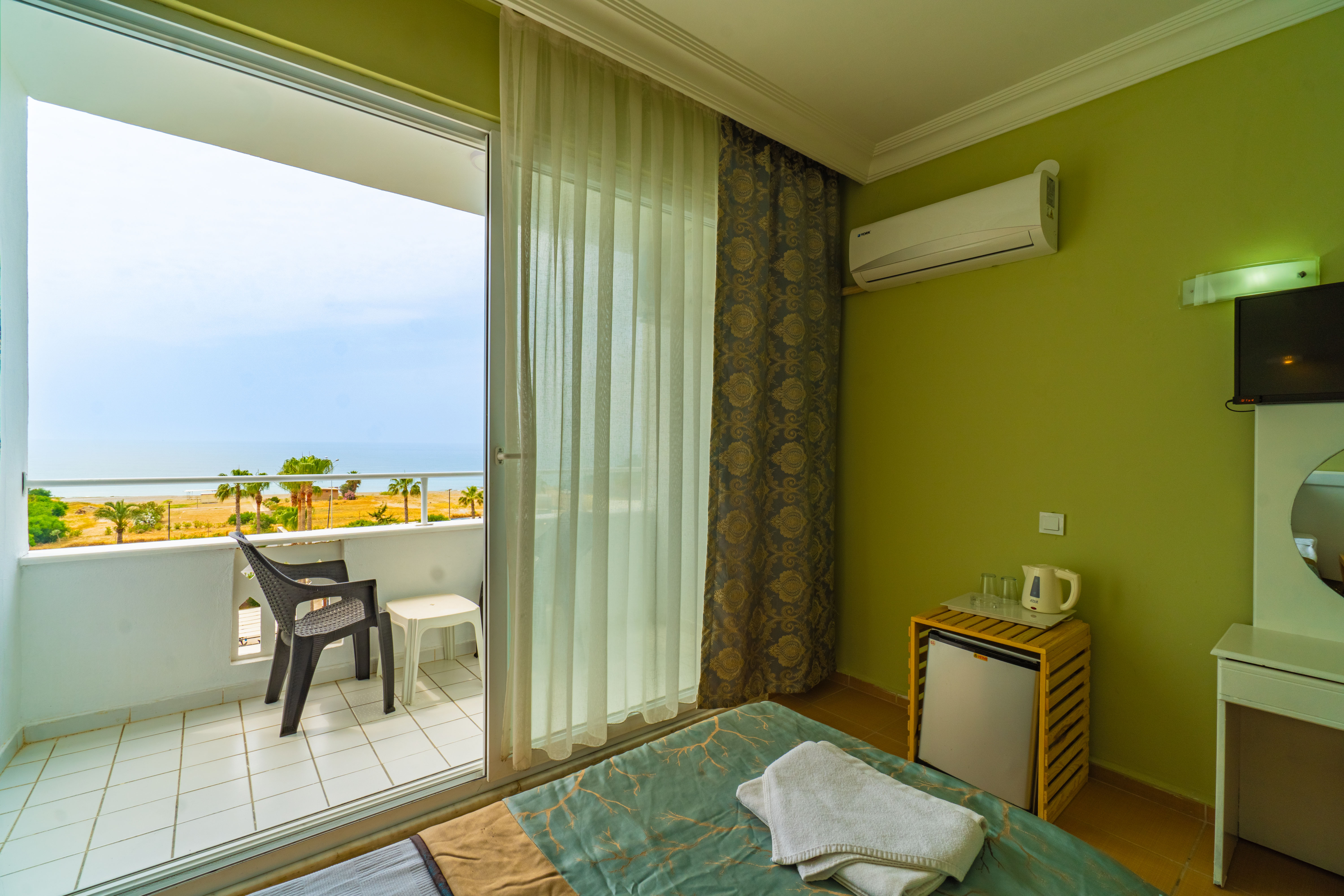 Double or Twin Side Sea View