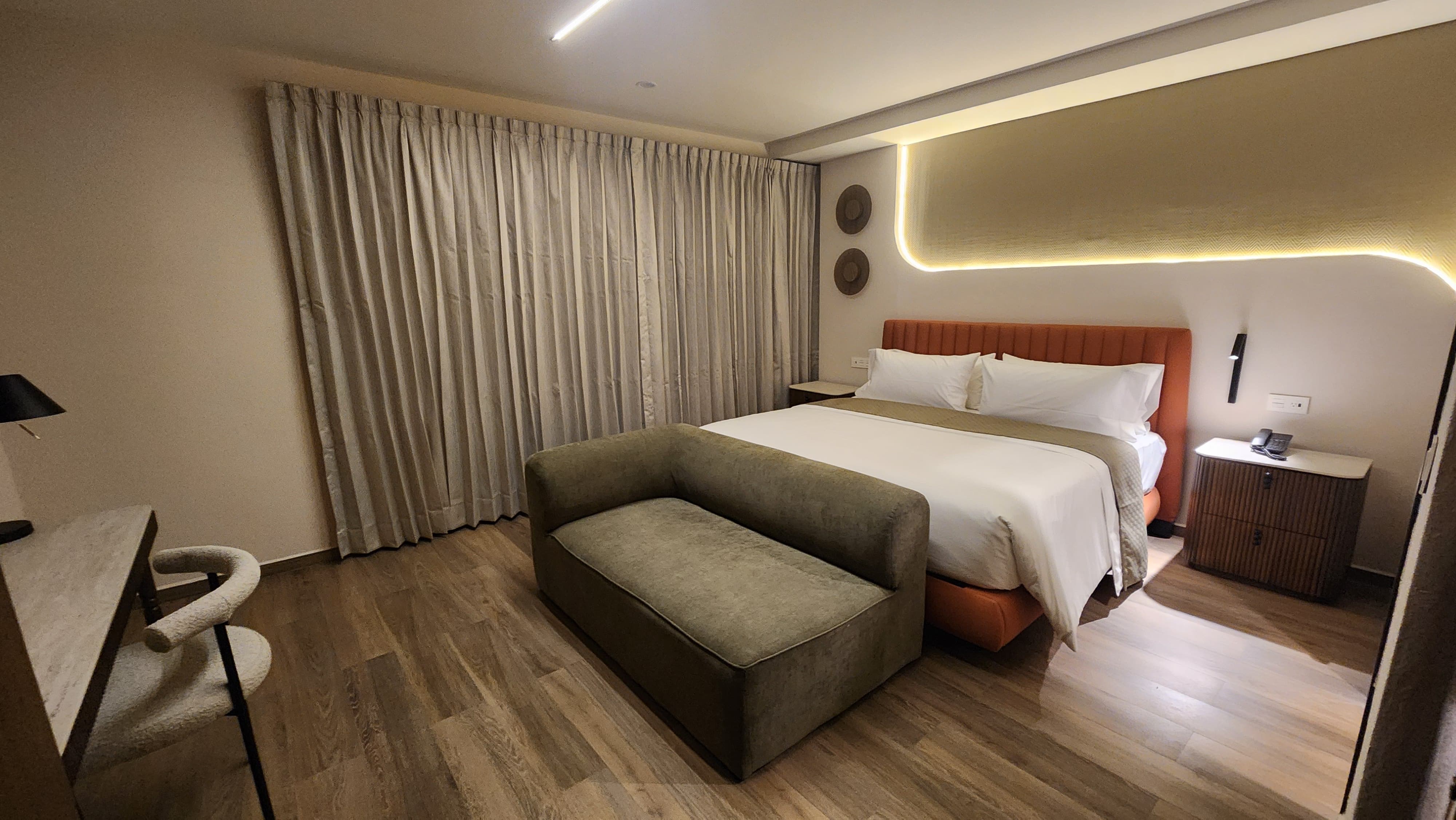 Junior Suite King Size Bed