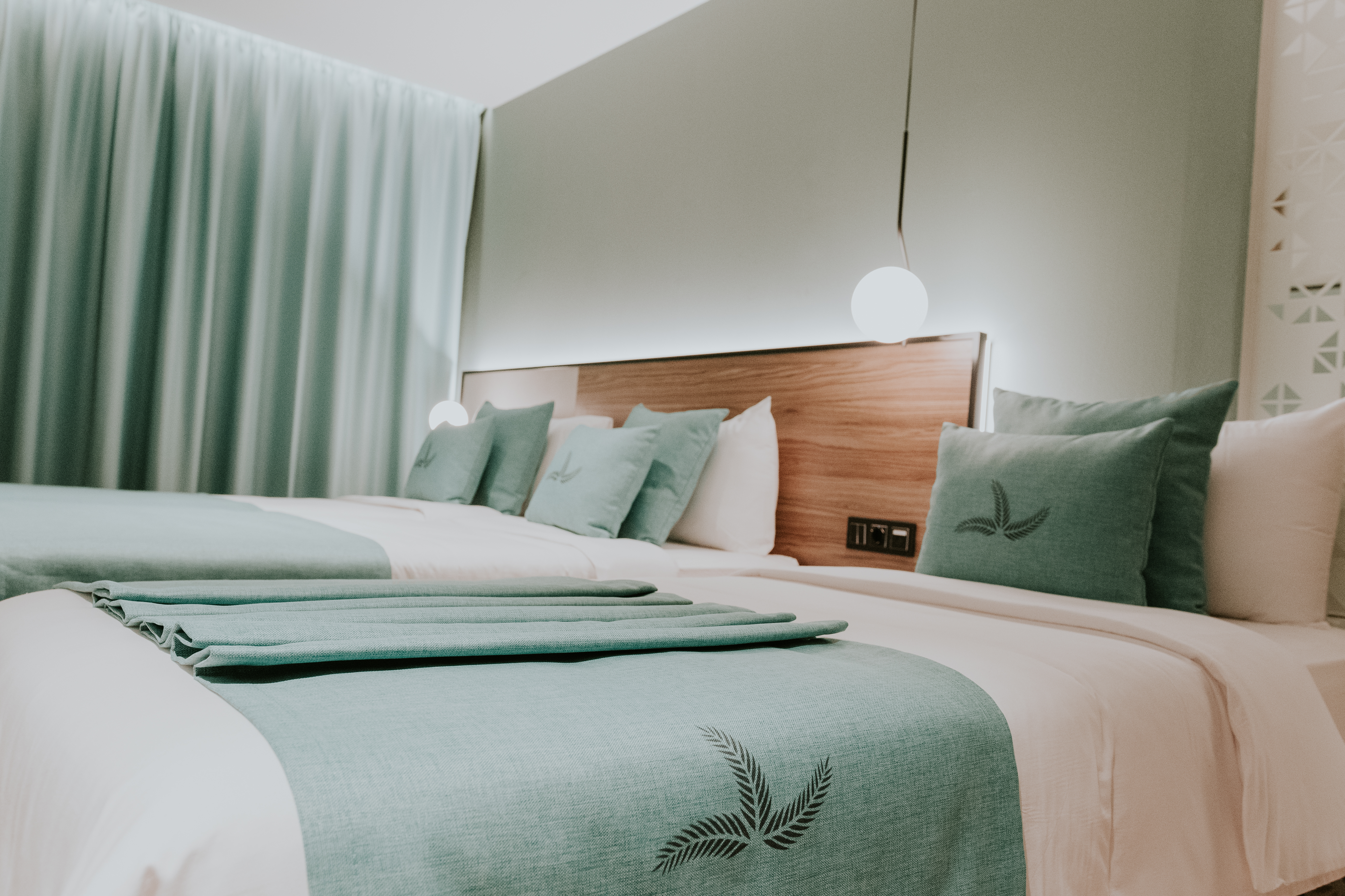 Double Single Accessible Superior