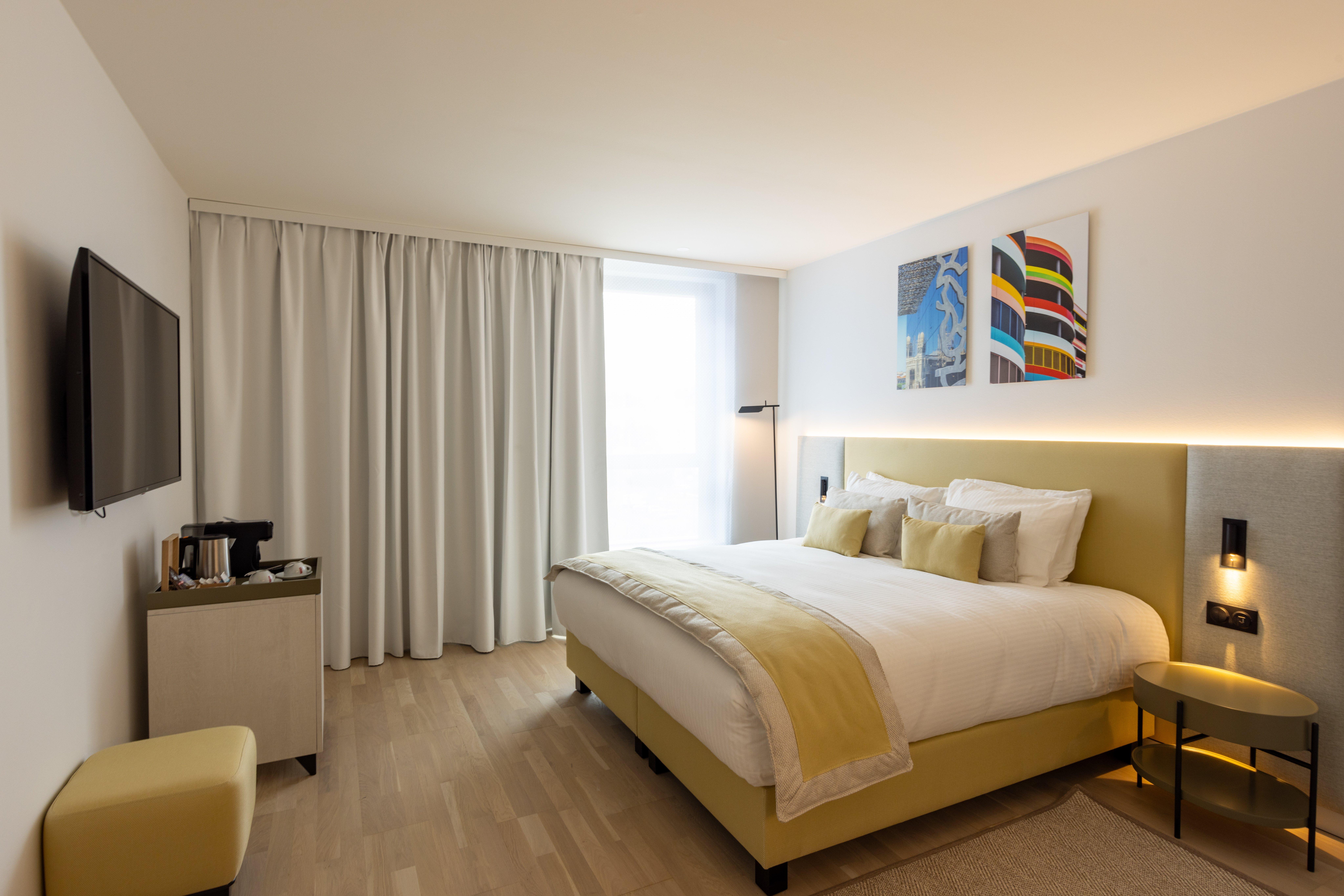 Double King Size Bed