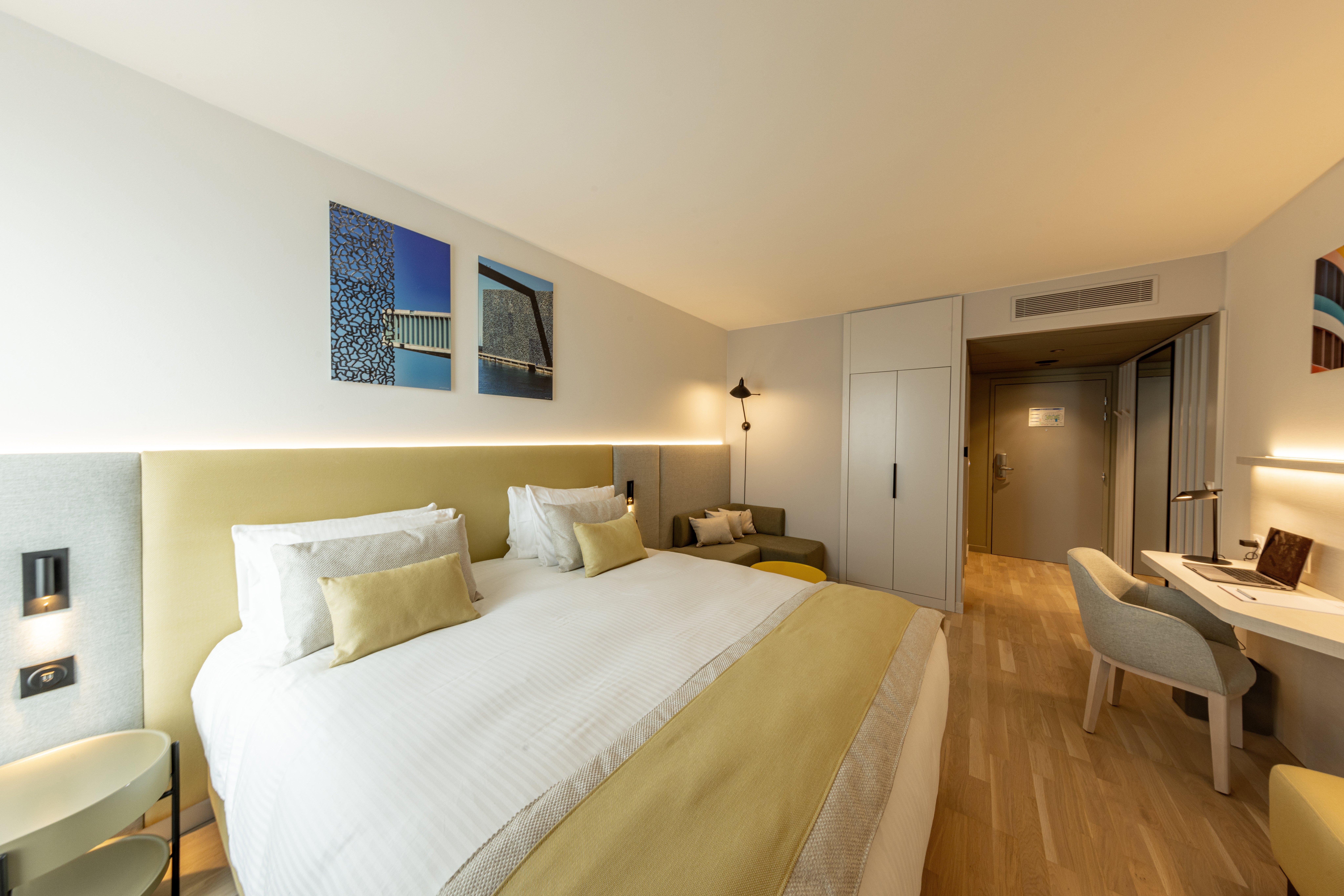 Double King Size Bed