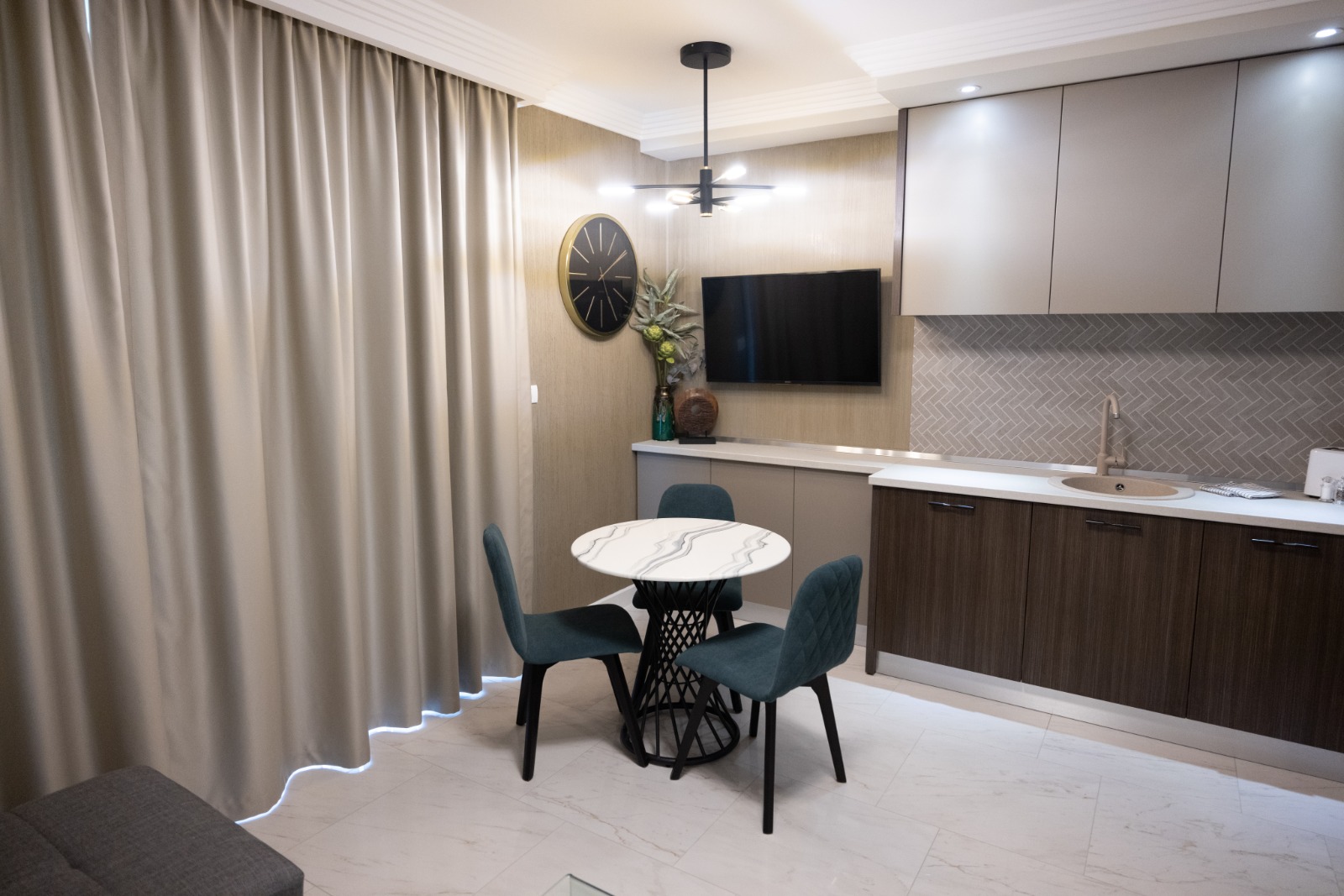 Apartment Capacity 1