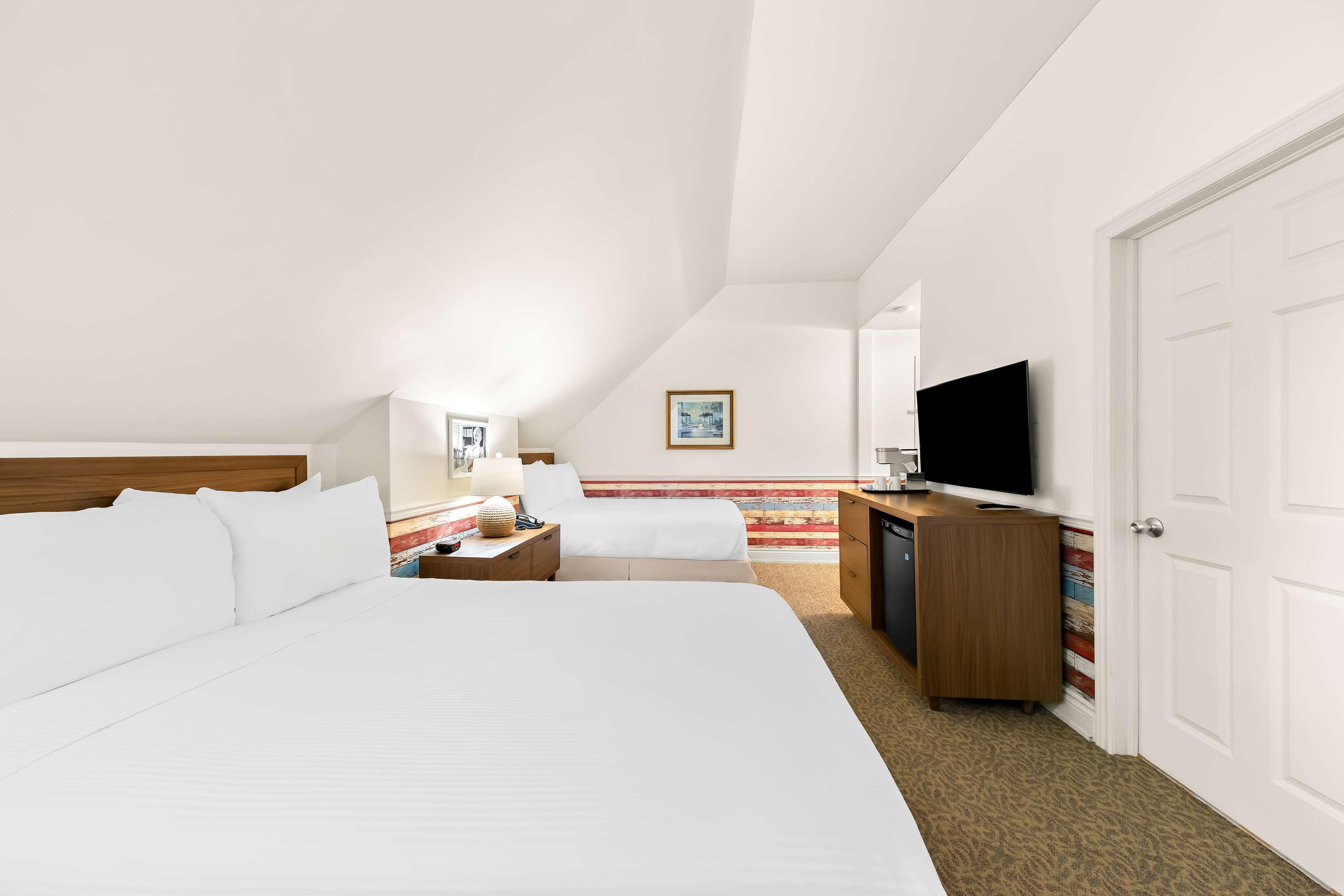 Room Two Double Beds