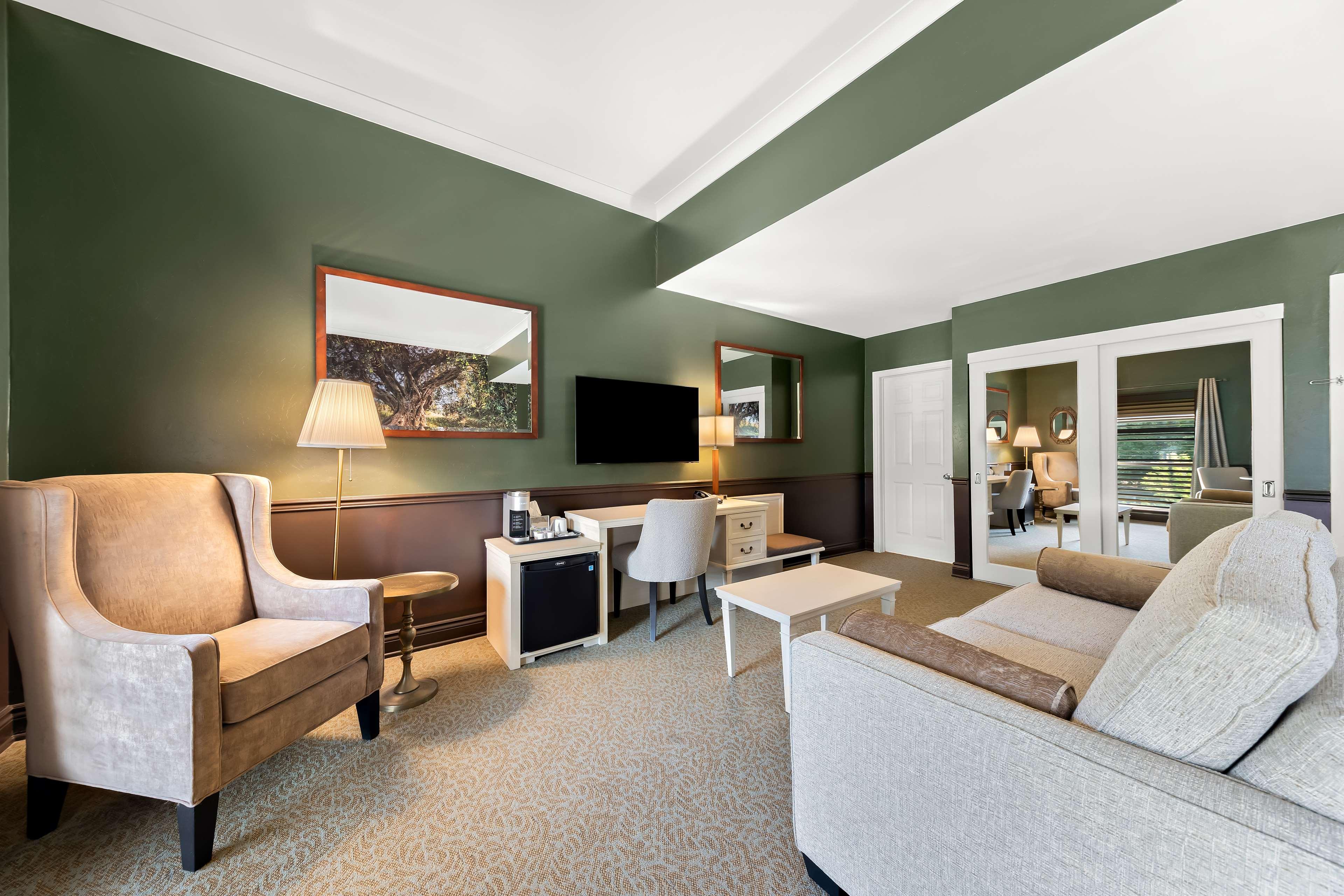 Suite Two Queen Beds