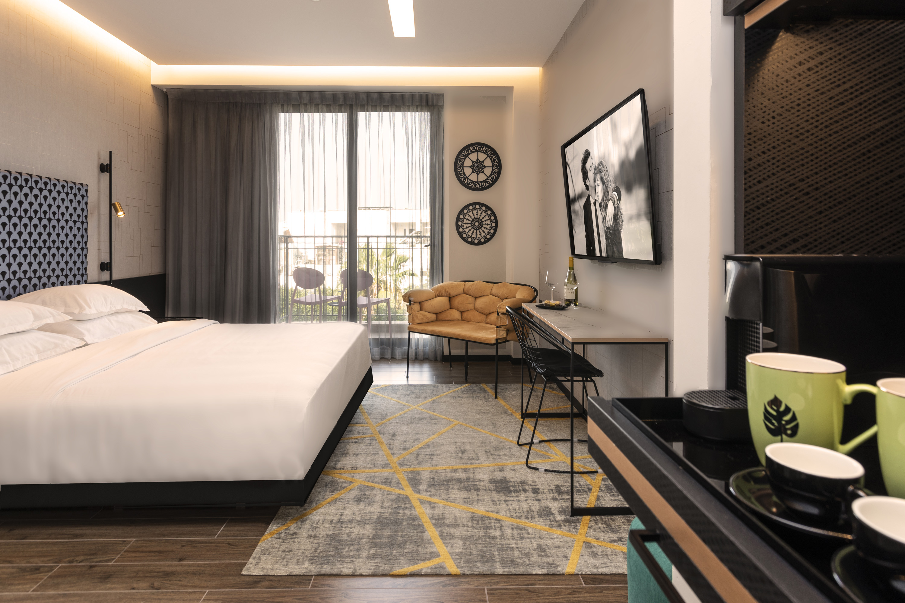 Double Deluxe One Bed