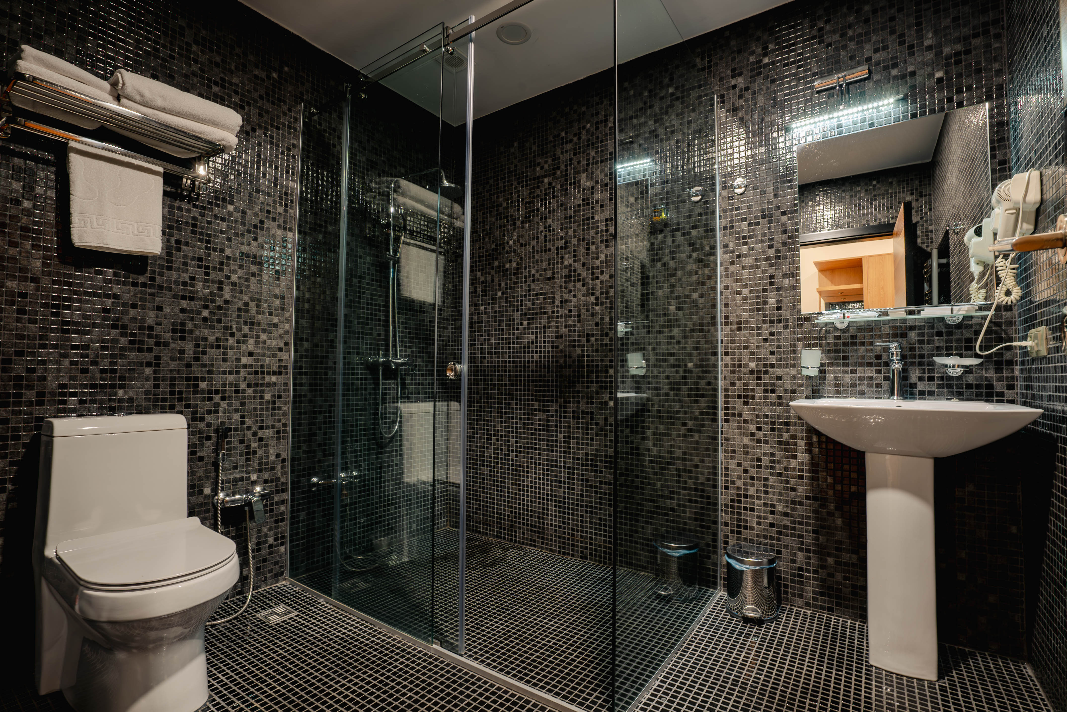 Suite Two Bedrooms One Bathroom