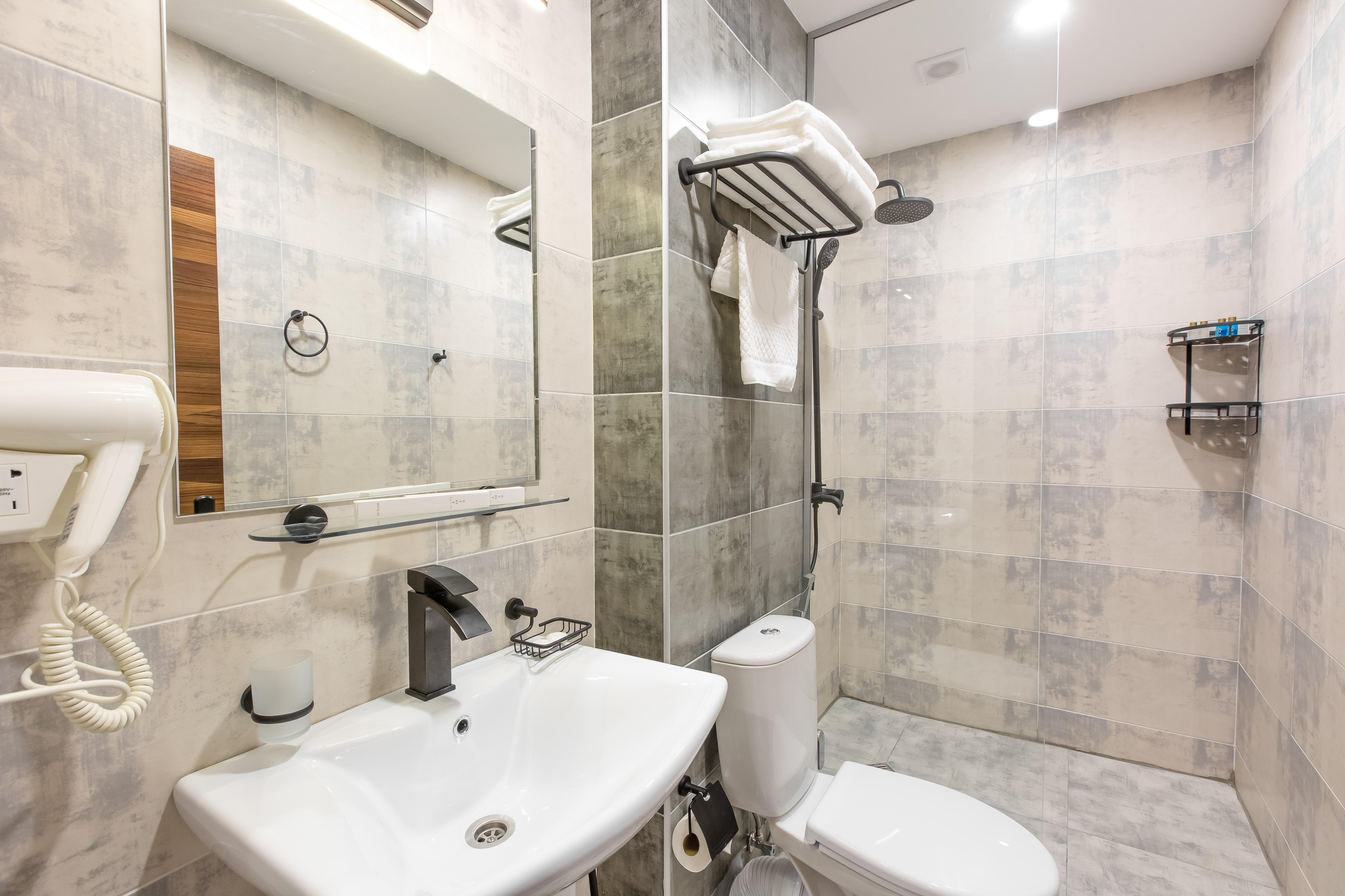 Double Deluxe One Bed