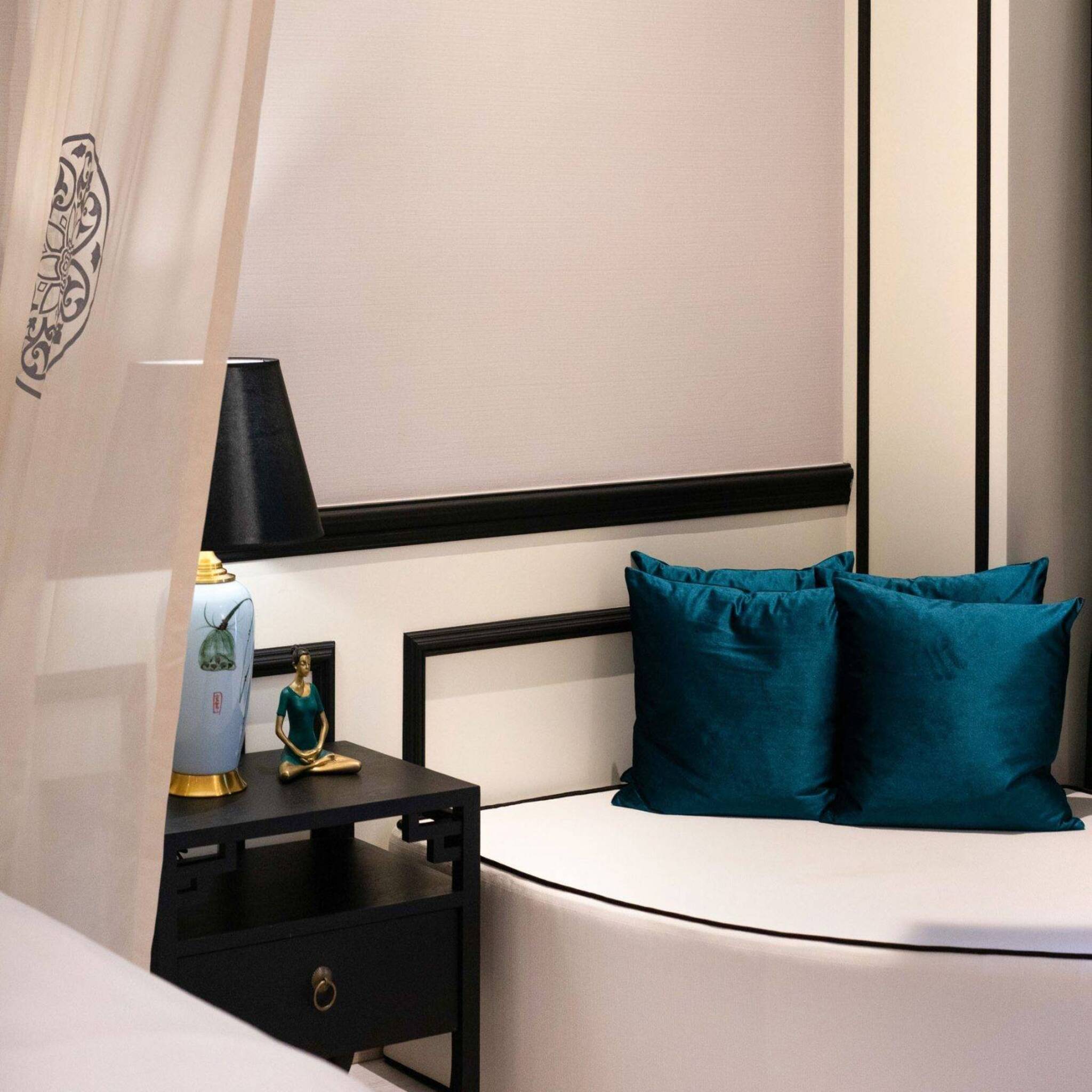 Double Deluxe King Bed