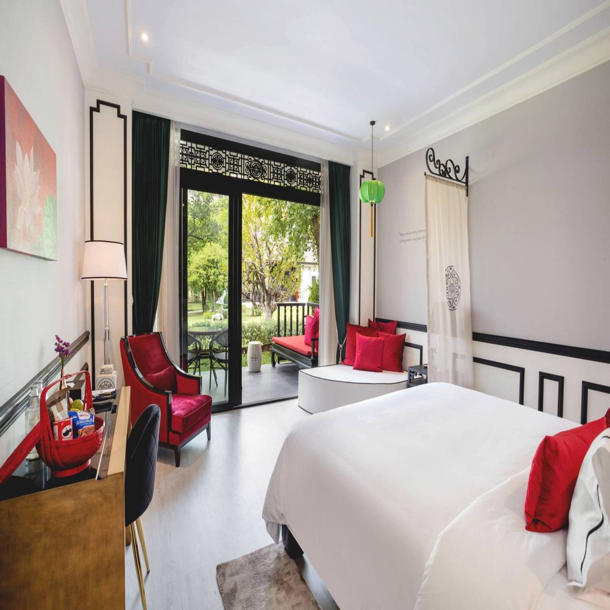 Double Deluxe King Bed