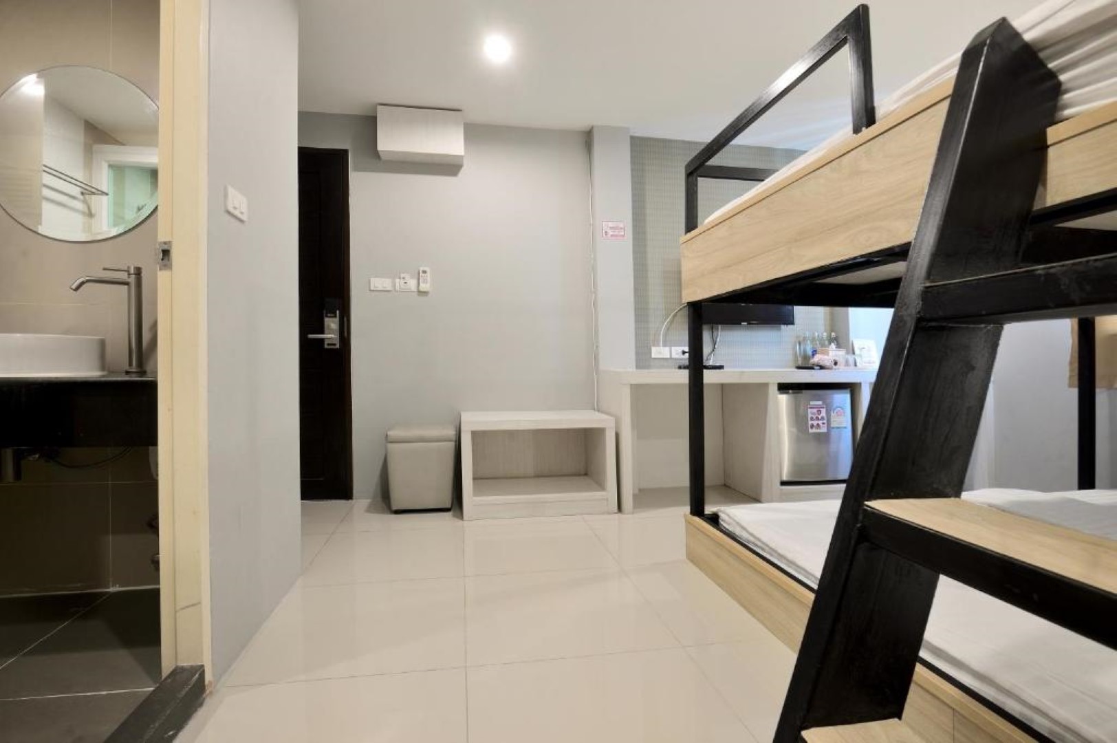 Family Room Capacity 4