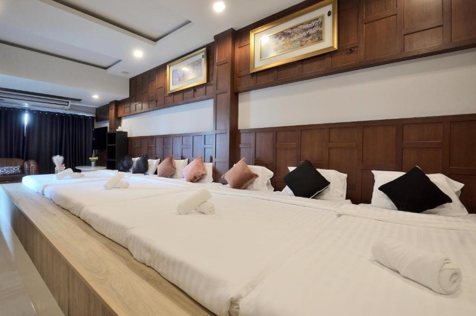 Family Room Capacity 8