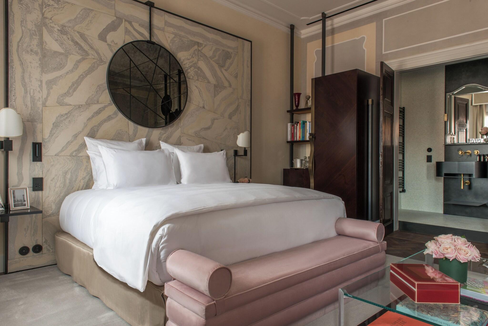 Suite City View King Bed