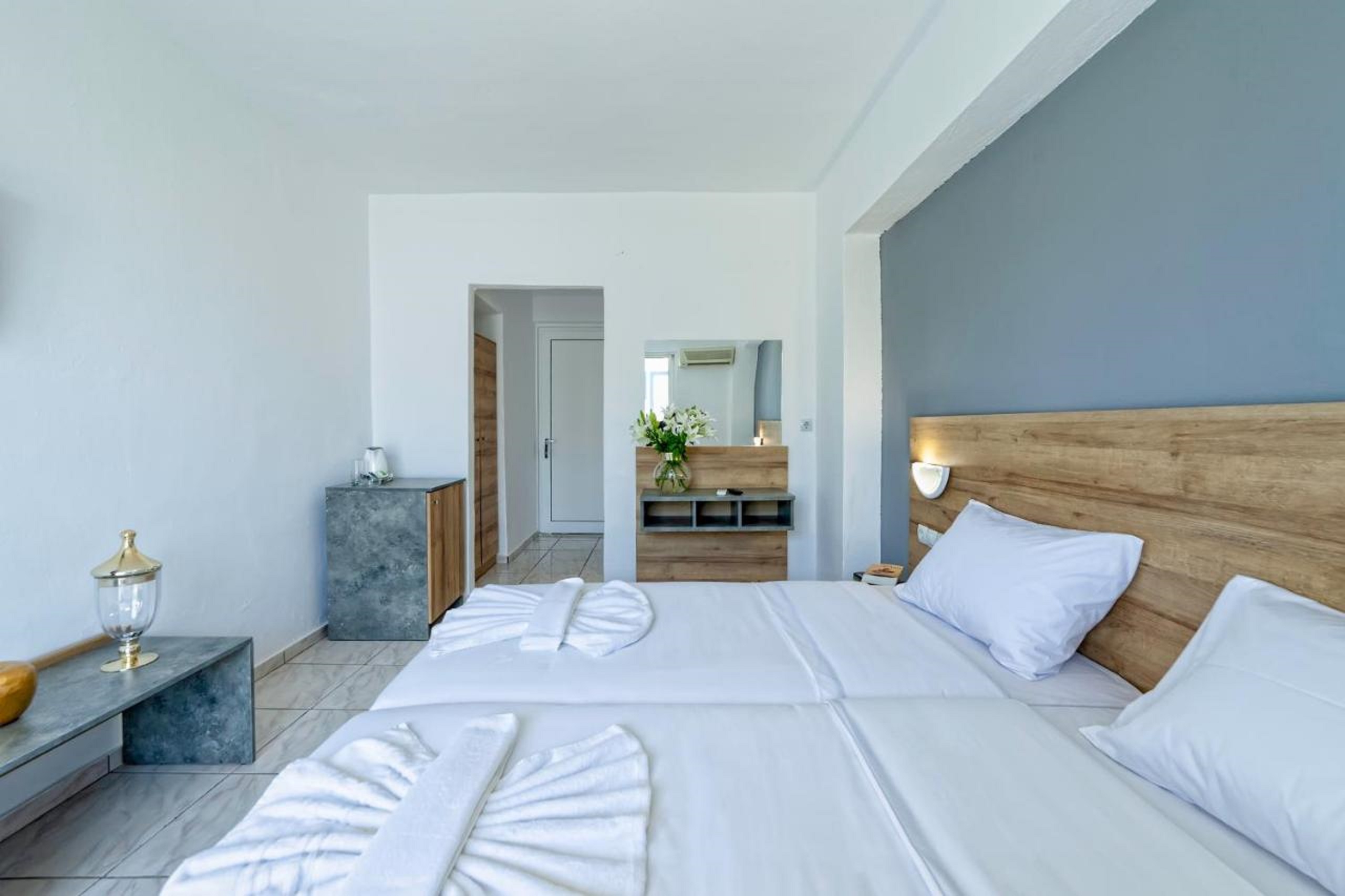 Double or Twin Side Sea View