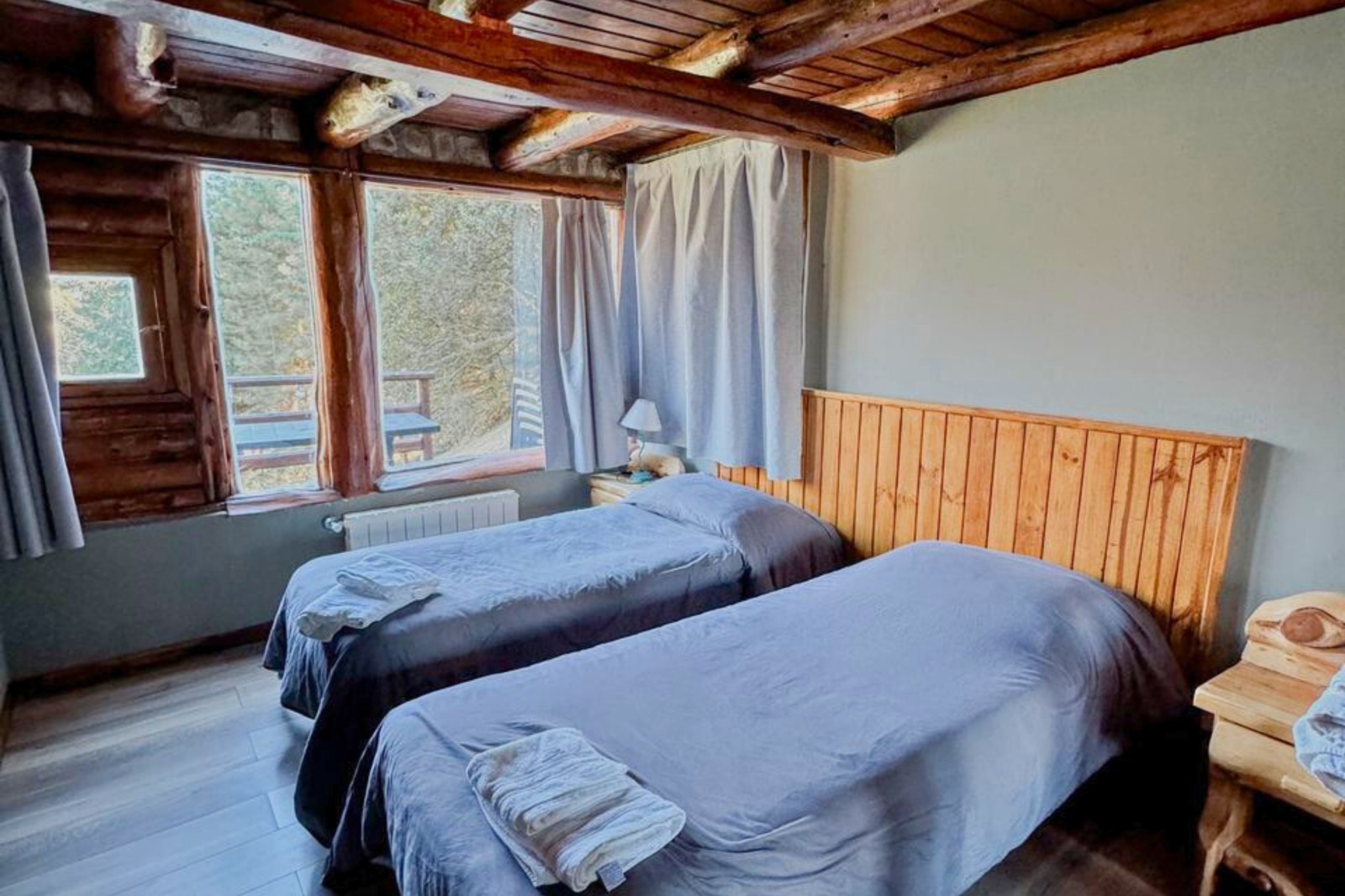 Cabin Two Bedrooms Two Bathrooms