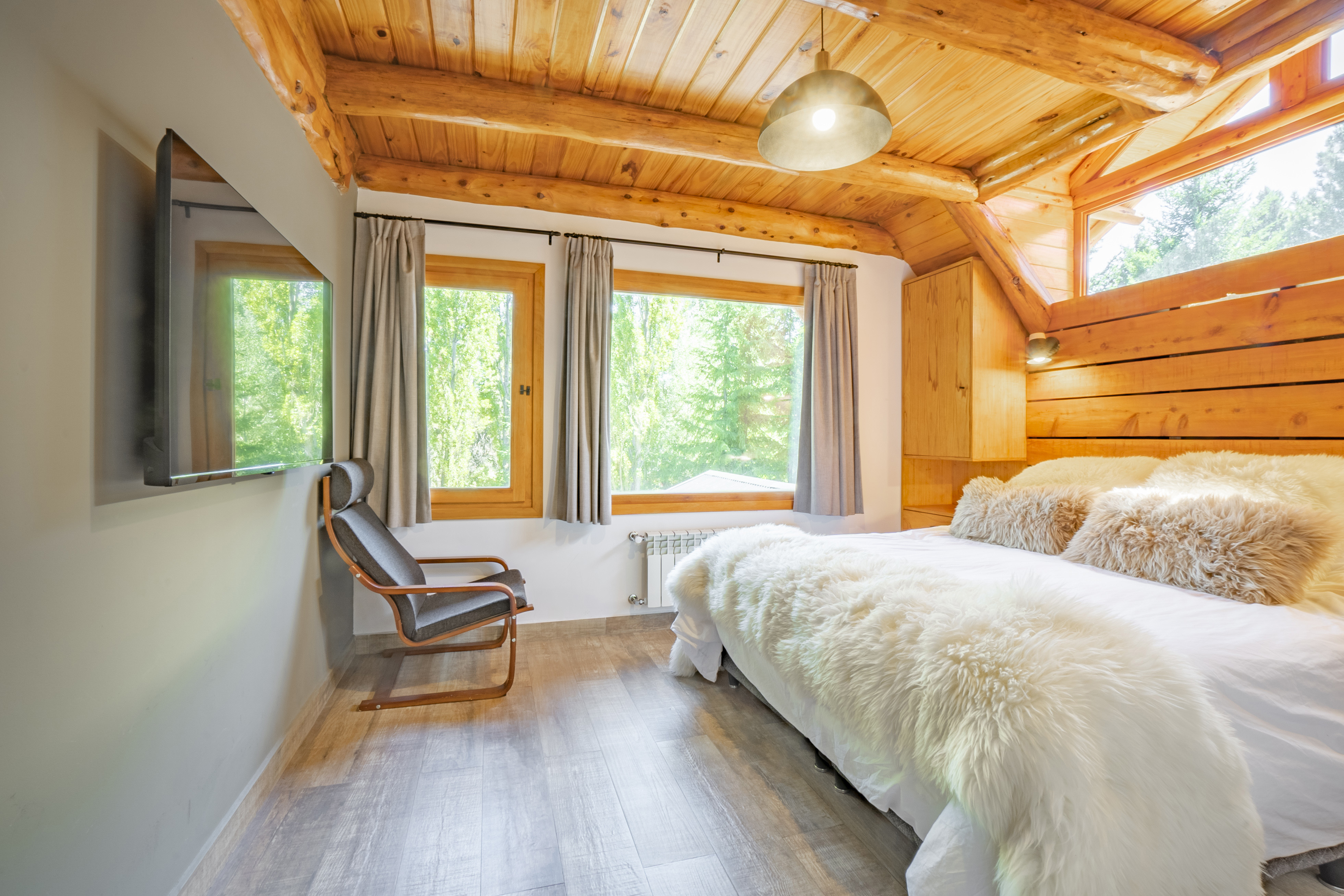 Home Six Bedrooms with More Than Three Bathrooms