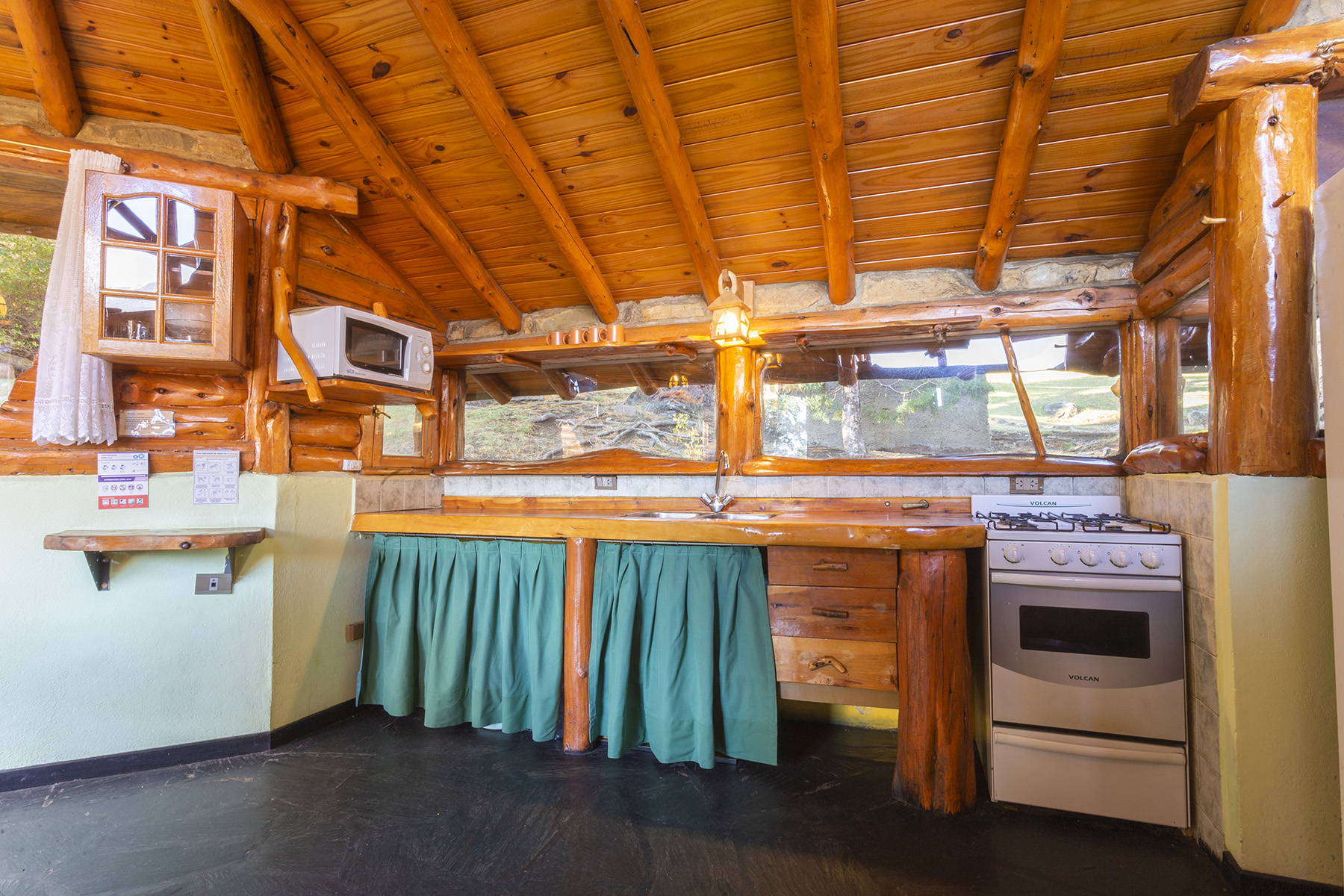 Cabin Two Bedrooms One Bathroom