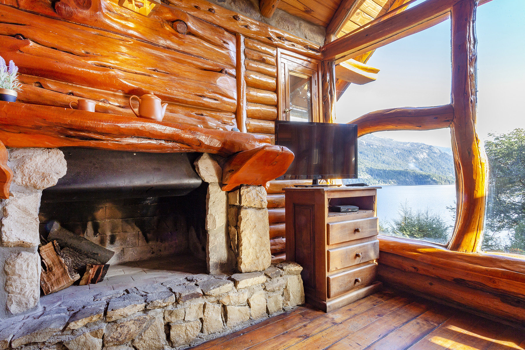 Cabin Two Bedrooms One Bathroom