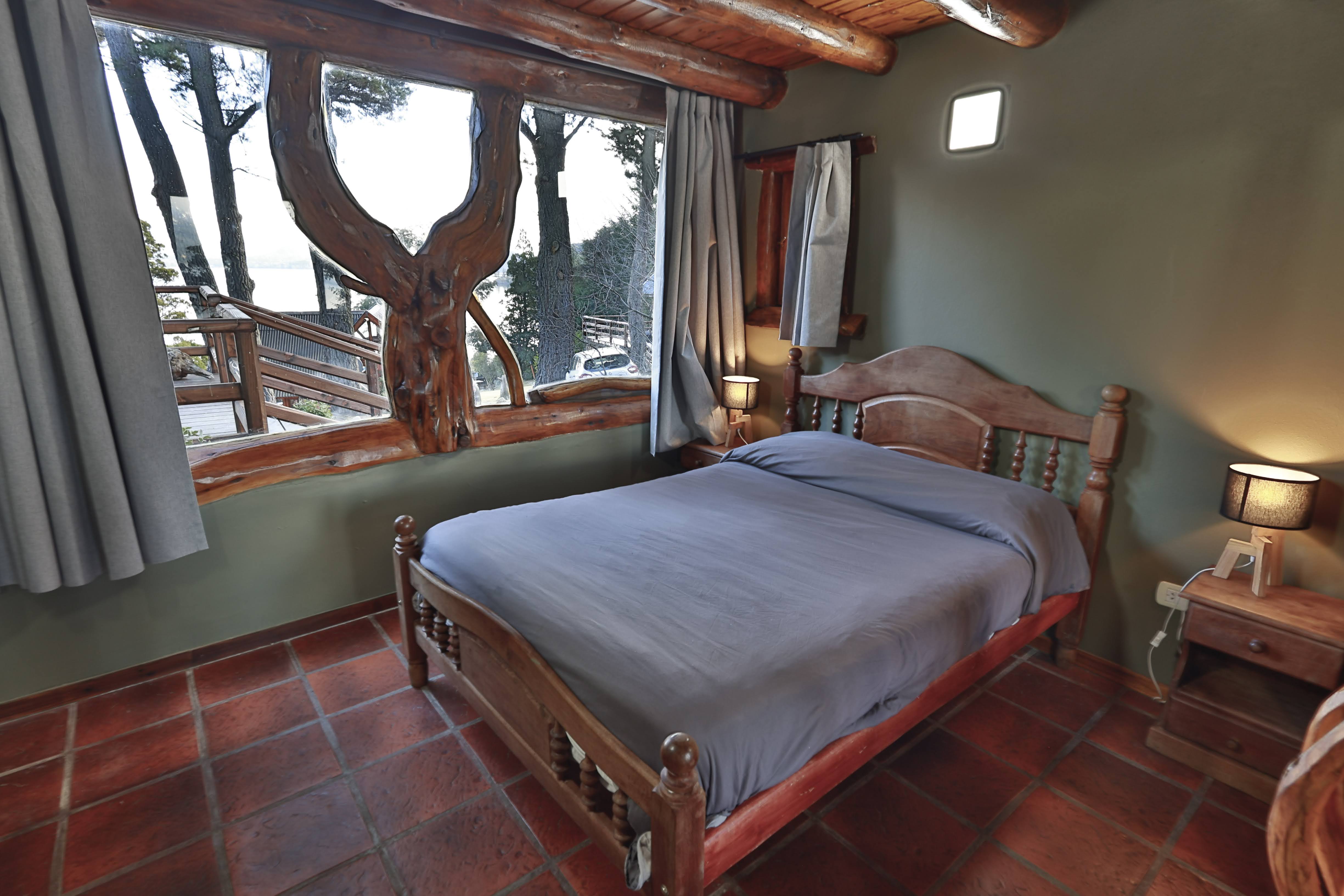 Cabin Three Bedrooms Two Bathrooms