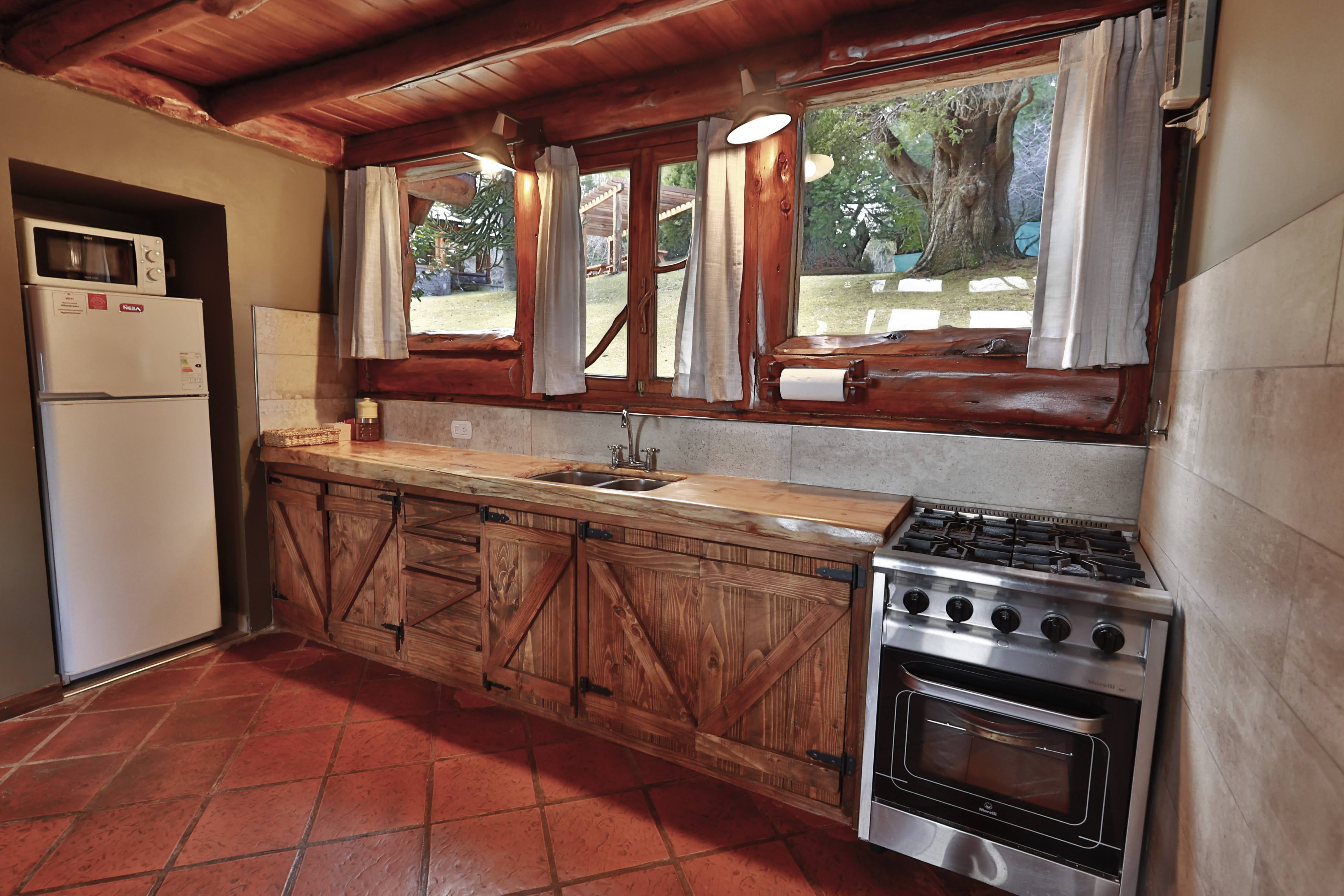 Cabin Three Bedrooms Two Bathrooms